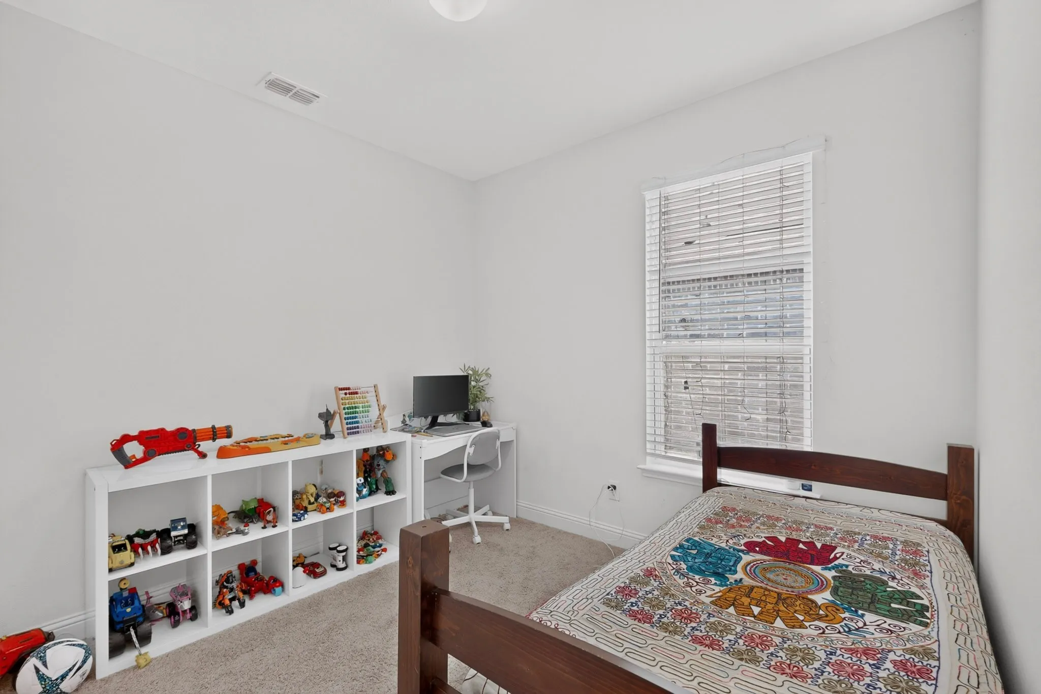 Single Family Residence For Sale in Denton County , 980 Burnett Drive, Aubrey, Texas 76227, 3 Bedroom, 2 Bathroom, 2 Garage spaces, 1,559 Sqft, built in 2023, mls#21353125, Real Estate Agent in Aubrey, Homes For Sale in Denton county, Homes For Sale in Aubrey, Realtor in Aubrey Texas, Real Estate Brokerage Independent Realty Texas, Luminita Cordes Realtor