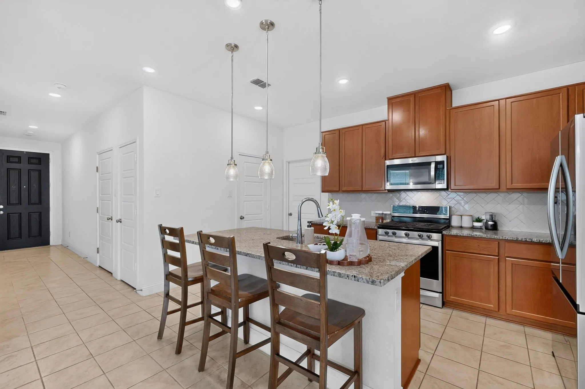 Single Family Residence For Sale in Denton County , 980 Burnett Drive, Aubrey, Texas 76227, 3 Bedroom, 2 Bathroom, 2 Garage spaces, 1,559 Sqft, built in 2023, mls#21353125, Real Estate Agent in Aubrey, Homes For Sale in Denton county, Homes For Sale in Aubrey, Realtor in Aubrey Texas, Real Estate Brokerage Independent Realty Texas, Luminita Cordes Realtor