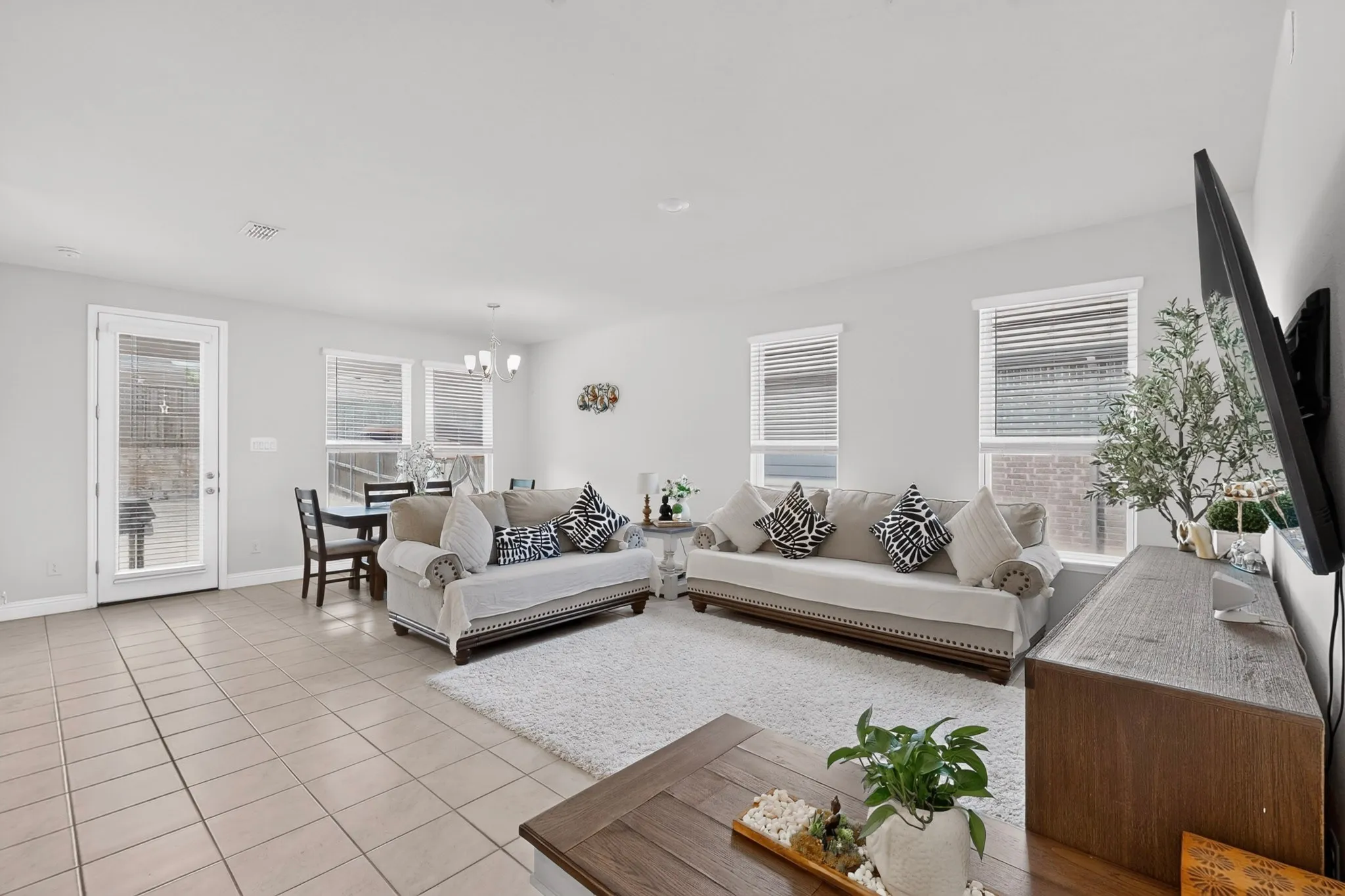 Single Family Residence For Sale in Denton County , 980 Burnett Drive, Aubrey, Texas 76227, 3 Bedroom, 2 Bathroom, 2 Garage spaces, 1,559 Sqft, built in 2023, mls#21353125, Real Estate Agent in Aubrey, Homes For Sale in Denton county, Homes For Sale in Aubrey, Realtor in Aubrey Texas, Real Estate Brokerage Independent Realty Texas, Luminita Cordes Realtor