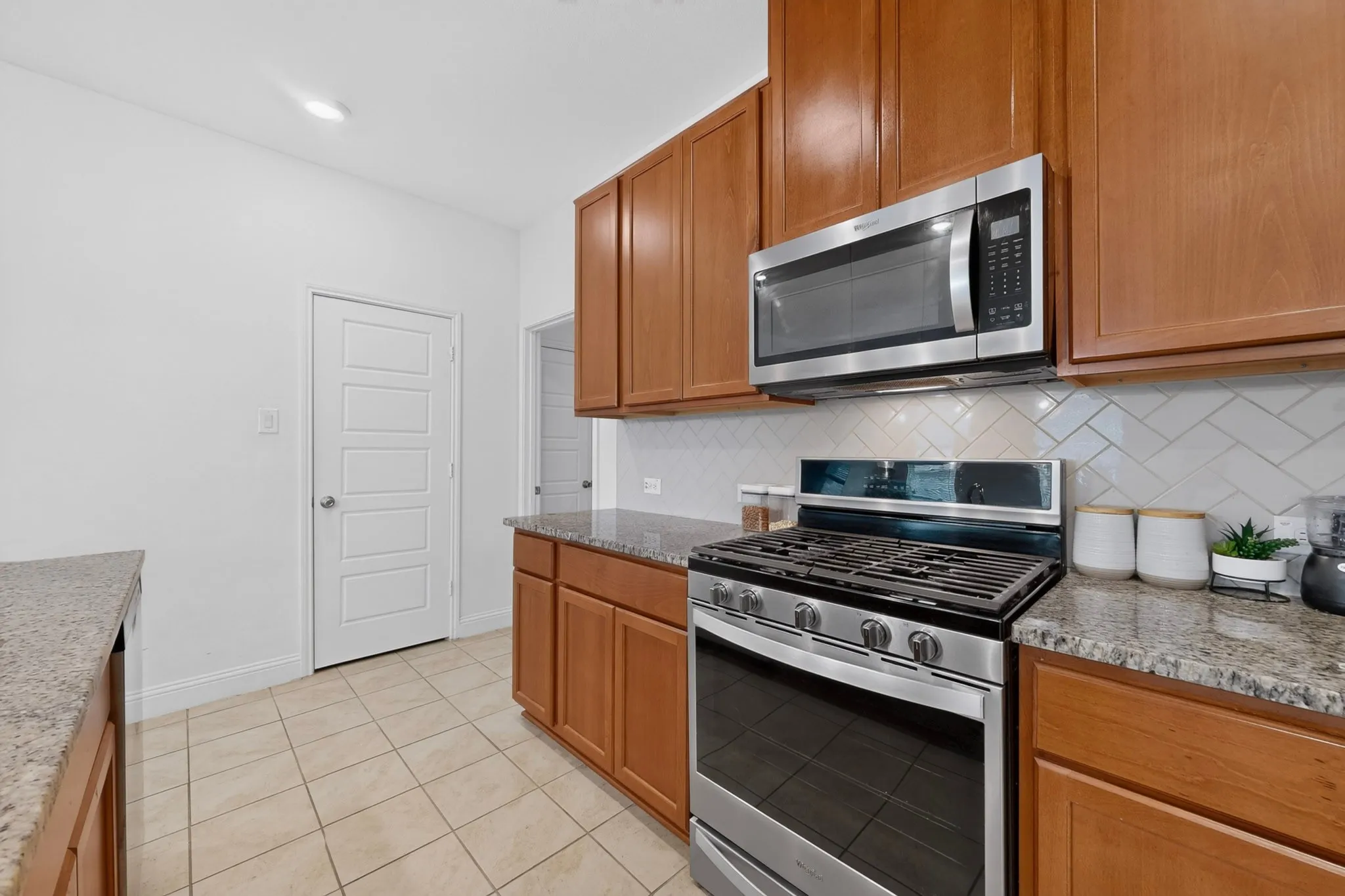 Single Family Residence For Sale in Denton County , 980 Burnett Drive, Aubrey, Texas 76227, 3 Bedroom, 2 Bathroom, 2 Garage spaces, 1,559 Sqft, built in 2023, mls#21353125, Real Estate Agent in Aubrey, Homes For Sale in Denton county, Homes For Sale in Aubrey, Realtor in Aubrey Texas, Real Estate Brokerage Independent Realty Texas, Luminita Cordes Realtor