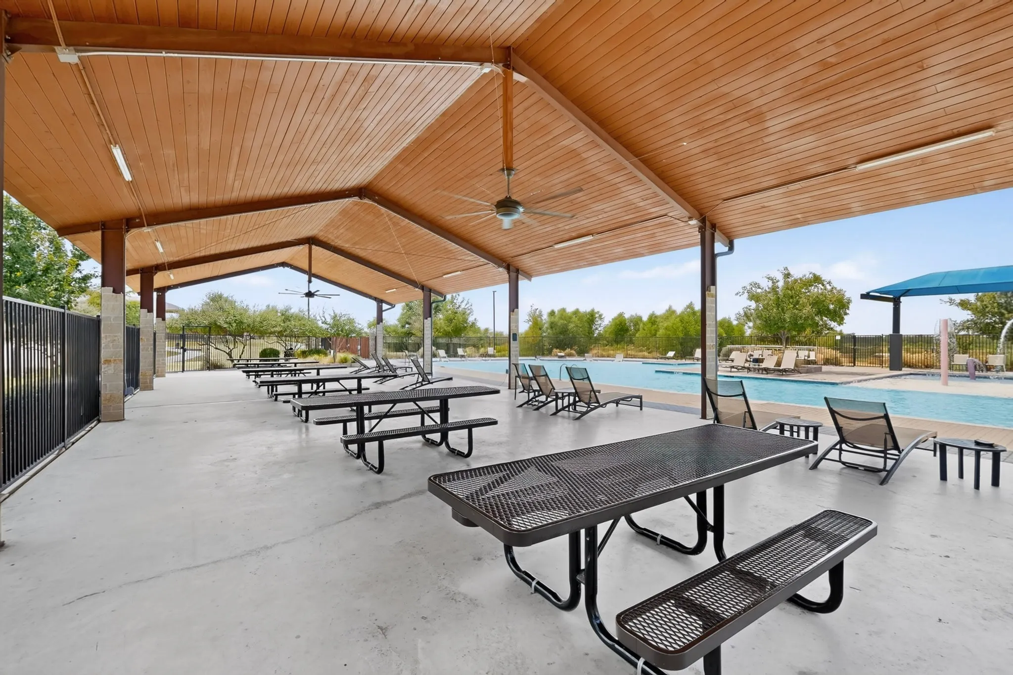 Single Family Residence For Sale in Denton County , 980 Burnett Drive, Aubrey, Texas 76227, 3 Bedroom, 2 Bathroom, 2 Garage spaces, 1,559 Sqft, built in 2023, mls#21353125, Real Estate Agent in Aubrey, Homes For Sale in Denton county, Homes For Sale in Aubrey, Realtor in Aubrey Texas, Real Estate Brokerage Independent Realty Texas, Luminita Cordes Realtor