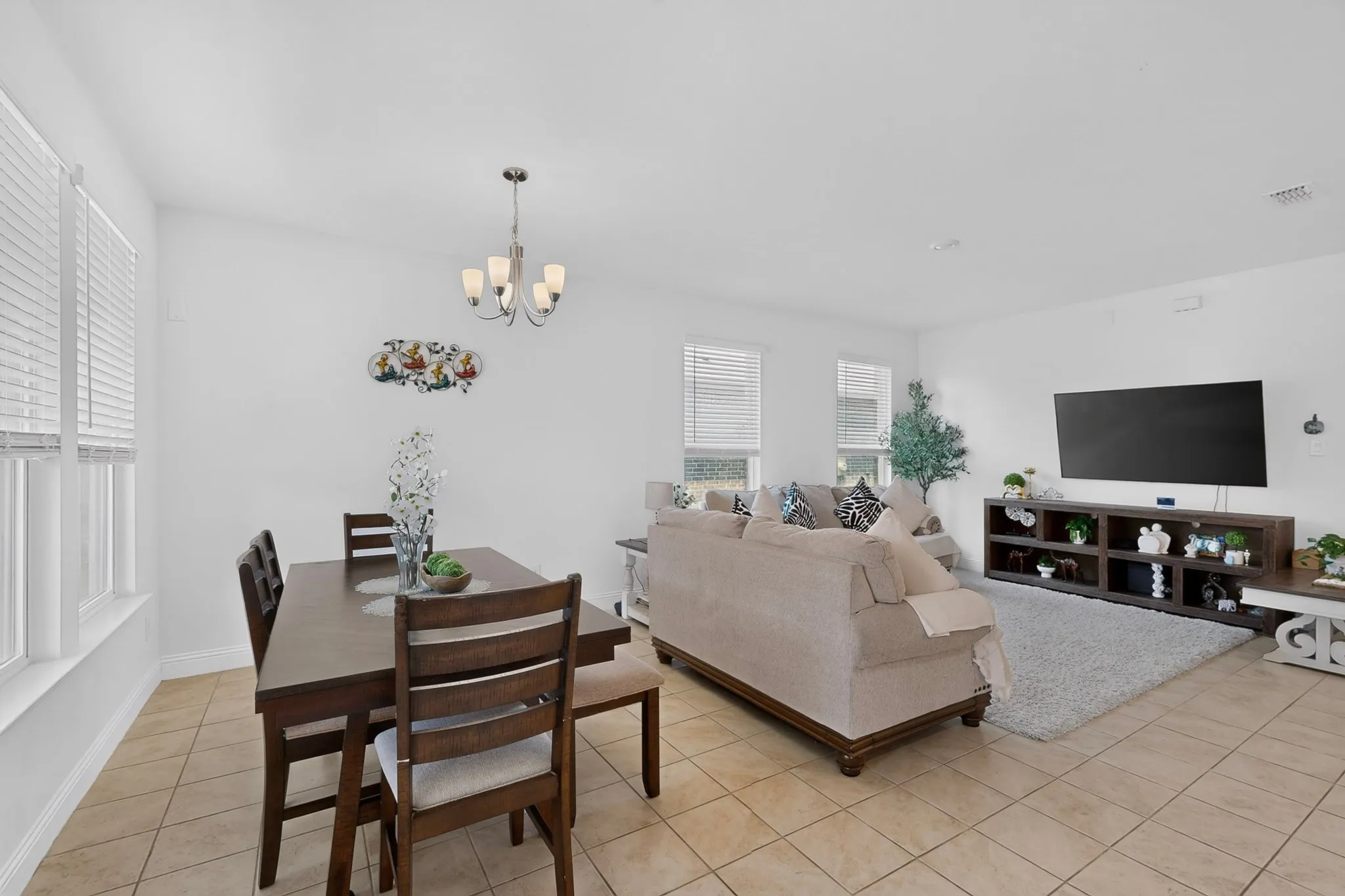 Single Family Residence For Sale in Denton County , 980 Burnett Drive, Aubrey, Texas 76227, 3 Bedroom, 2 Bathroom, 2 Garage spaces, 1,559 Sqft, built in 2023, mls#21353125, Real Estate Agent in Aubrey, Homes For Sale in Denton county, Homes For Sale in Aubrey, Realtor in Aubrey Texas, Real Estate Brokerage Independent Realty Texas, Luminita Cordes Realtor