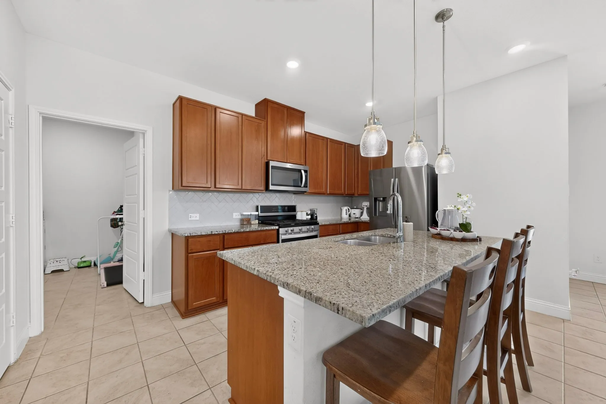 Single Family Residence For Sale in Denton County , 980 Burnett Drive, Aubrey, Texas 76227, 3 Bedroom, 2 Bathroom, 2 Garage spaces, 1,559 Sqft, built in 2023, mls#21353125, Real Estate Agent in Aubrey, Homes For Sale in Denton county, Homes For Sale in Aubrey, Realtor in Aubrey Texas, Real Estate Brokerage Independent Realty Texas, Luminita Cordes Realtor