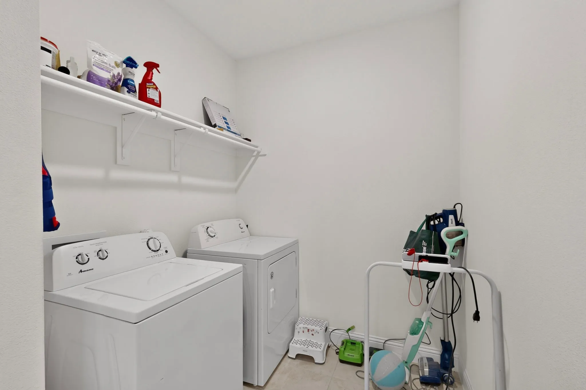 Single Family Residence For Sale in Denton County , 980 Burnett Drive, Aubrey, Texas 76227, 3 Bedroom, 2 Bathroom, 2 Garage spaces, 1,559 Sqft, built in 2023, mls#21353125, Real Estate Agent in Aubrey, Homes For Sale in Denton county, Homes For Sale in Aubrey, Realtor in Aubrey Texas, Real Estate Brokerage Independent Realty Texas, Luminita Cordes Realtor
