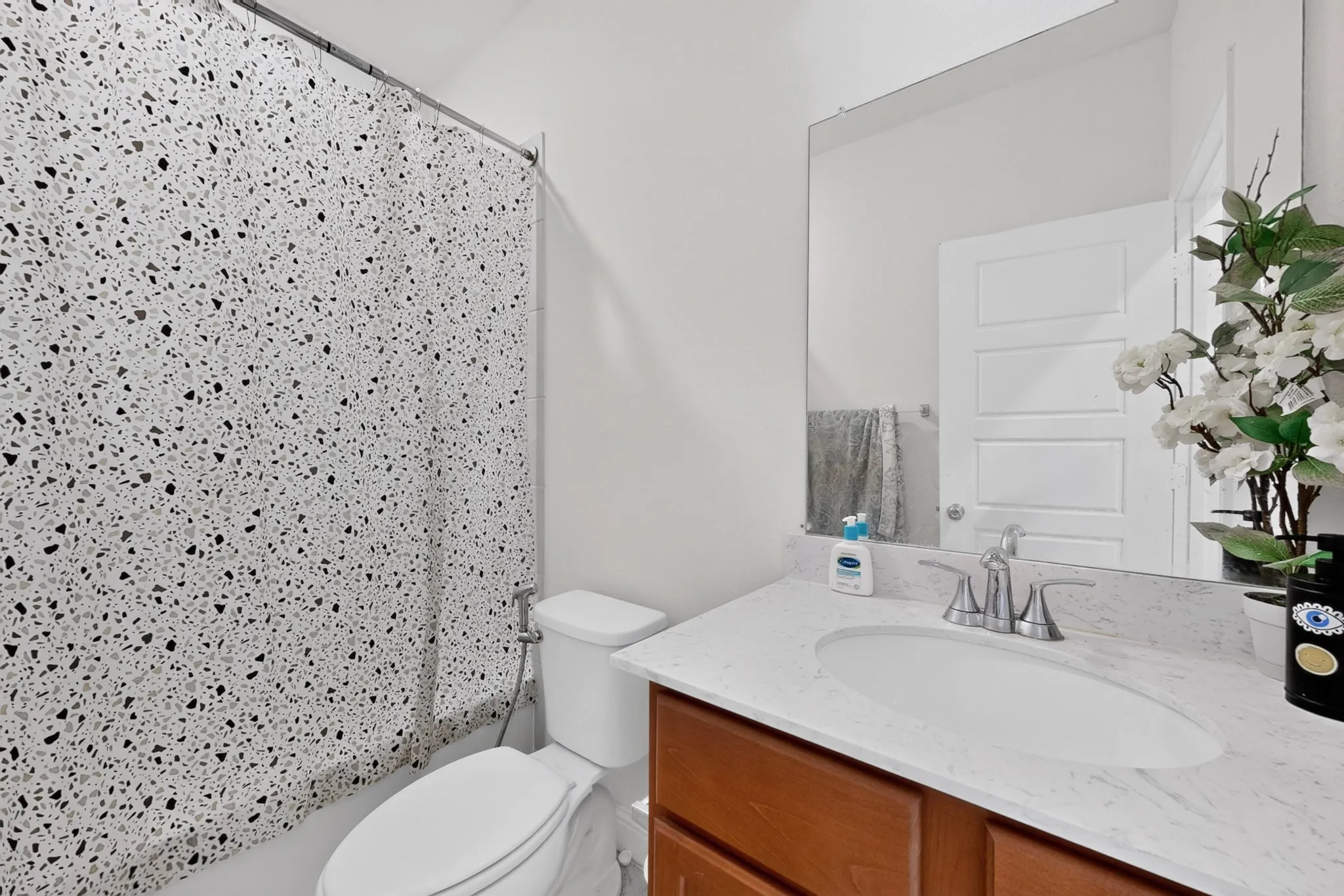 Single Family Residence For Sale in Denton County , 980 Burnett Drive, Aubrey, Texas 76227, 3 Bedroom, 2 Bathroom, 2 Garage spaces, 1,559 Sqft, built in 2023, mls#21353125, Real Estate Agent in Aubrey, Homes For Sale in Denton county, Homes For Sale in Aubrey, Realtor in Aubrey Texas, Real Estate Brokerage Independent Realty Texas, Luminita Cordes Realtor