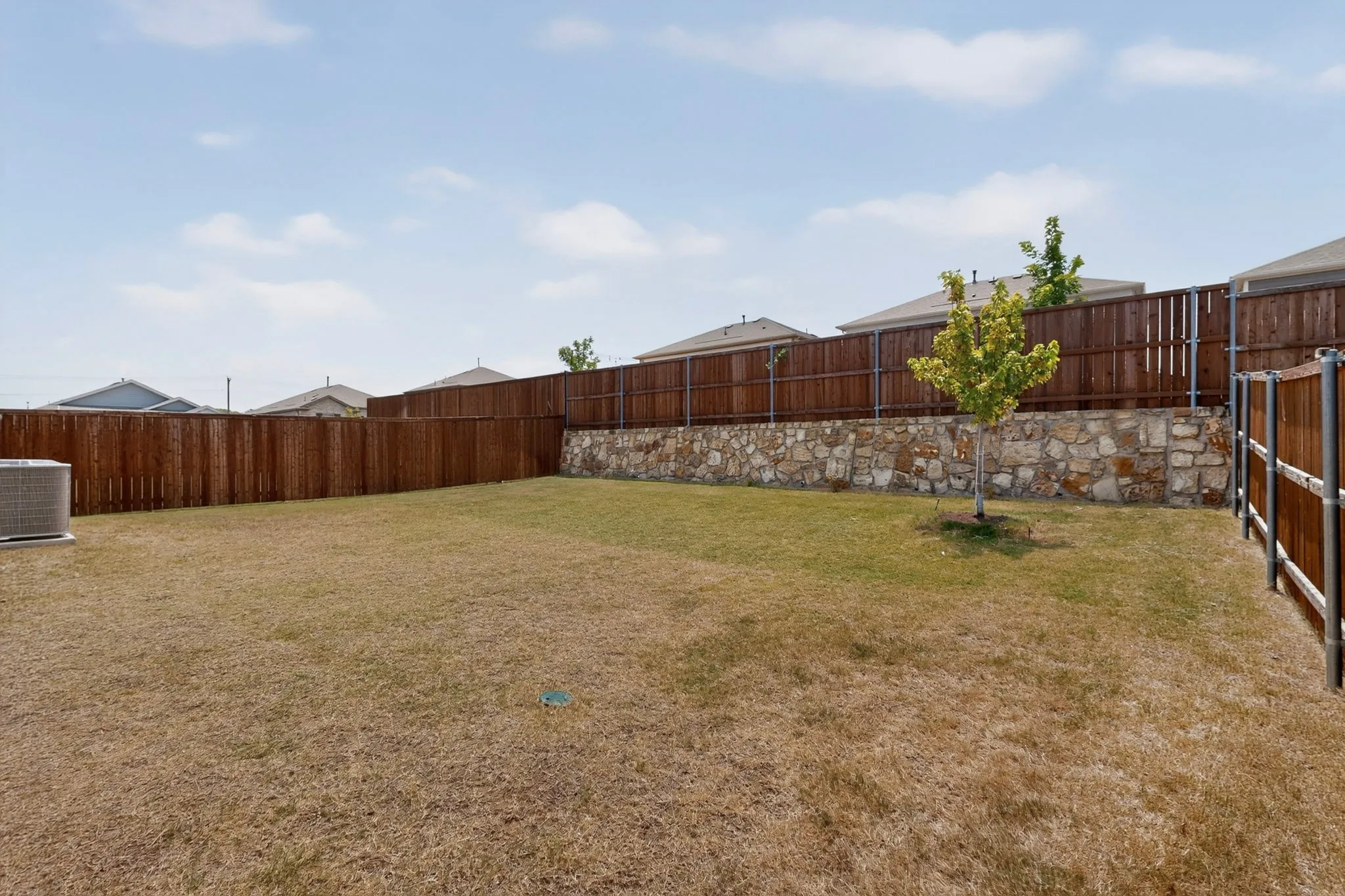 Single Family Residence For Sale in Denton County , 980 Burnett Drive, Aubrey, Texas 76227, 3 Bedroom, 2 Bathroom, 2 Garage spaces, 1,559 Sqft, built in 2023, mls#21353125, Real Estate Agent in Aubrey, Homes For Sale in Denton county, Homes For Sale in Aubrey, Realtor in Aubrey Texas, Real Estate Brokerage Independent Realty Texas, Luminita Cordes Realtor