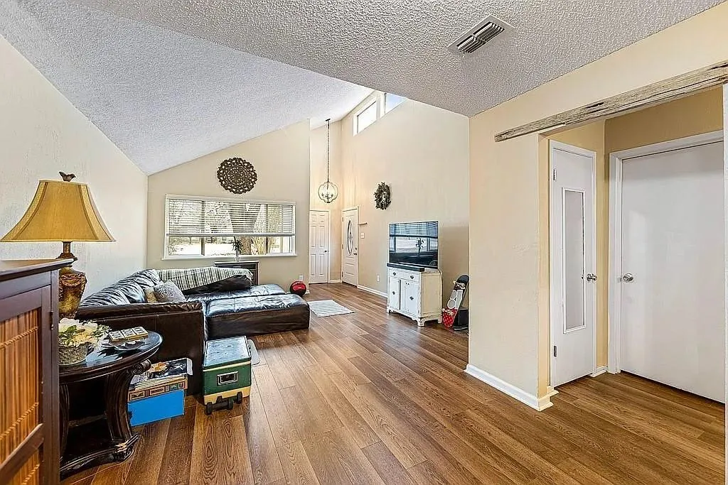Single Family Residence For Sale in Wise County , 1214 Elm Court, Runaway Bay, Texas 76426, 3 Bedroom, 2 Bathroom, Garage spaces, 1,404 Sqft, built in 1970, mls#21355065, Real Estate Agent in Runaway Bay, Homes For Sale in Wise county, Homes For Sale in Runaway Bay, Realtor in Runaway Bay Texas, Real Estate Brokerage Independent Realty Texas, Luminita Cordes Realtor