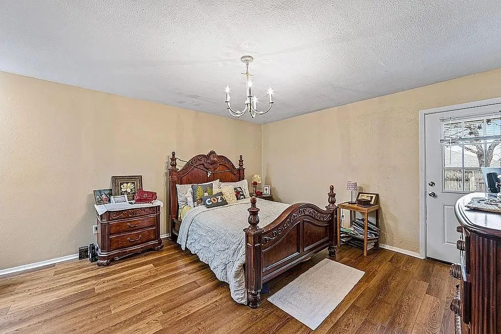 Single Family Residence For Sale in Wise County , 1214 Elm Court, Runaway Bay, Texas 76426, 3 Bedroom, 2 Bathroom, Garage spaces, 1,404 Sqft, built in 1970, mls#21355065, Real Estate Agent in Runaway Bay, Homes For Sale in Wise county, Homes For Sale in Runaway Bay, Realtor in Runaway Bay Texas, Real Estate Brokerage Independent Realty Texas, Luminita Cordes Realtor