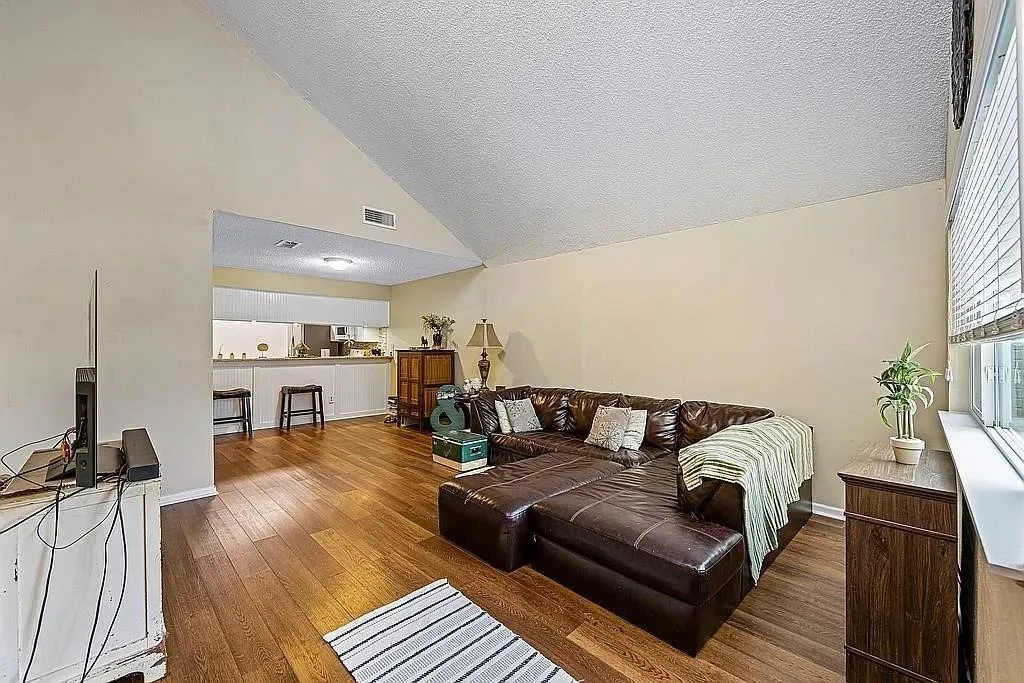 Single Family Residence For Sale in Wise County , 1214 Elm Court, Runaway Bay, Texas 76426, 3 Bedroom, 2 Bathroom, Garage spaces, 1,404 Sqft, built in 1970, mls#21355065, Real Estate Agent in Runaway Bay, Homes For Sale in Wise county, Homes For Sale in Runaway Bay, Realtor in Runaway Bay Texas, Real Estate Brokerage Independent Realty Texas, Luminita Cordes Realtor