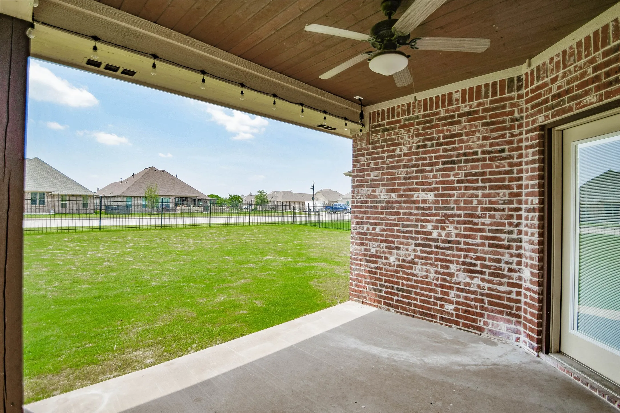 Patio with ceiling fan