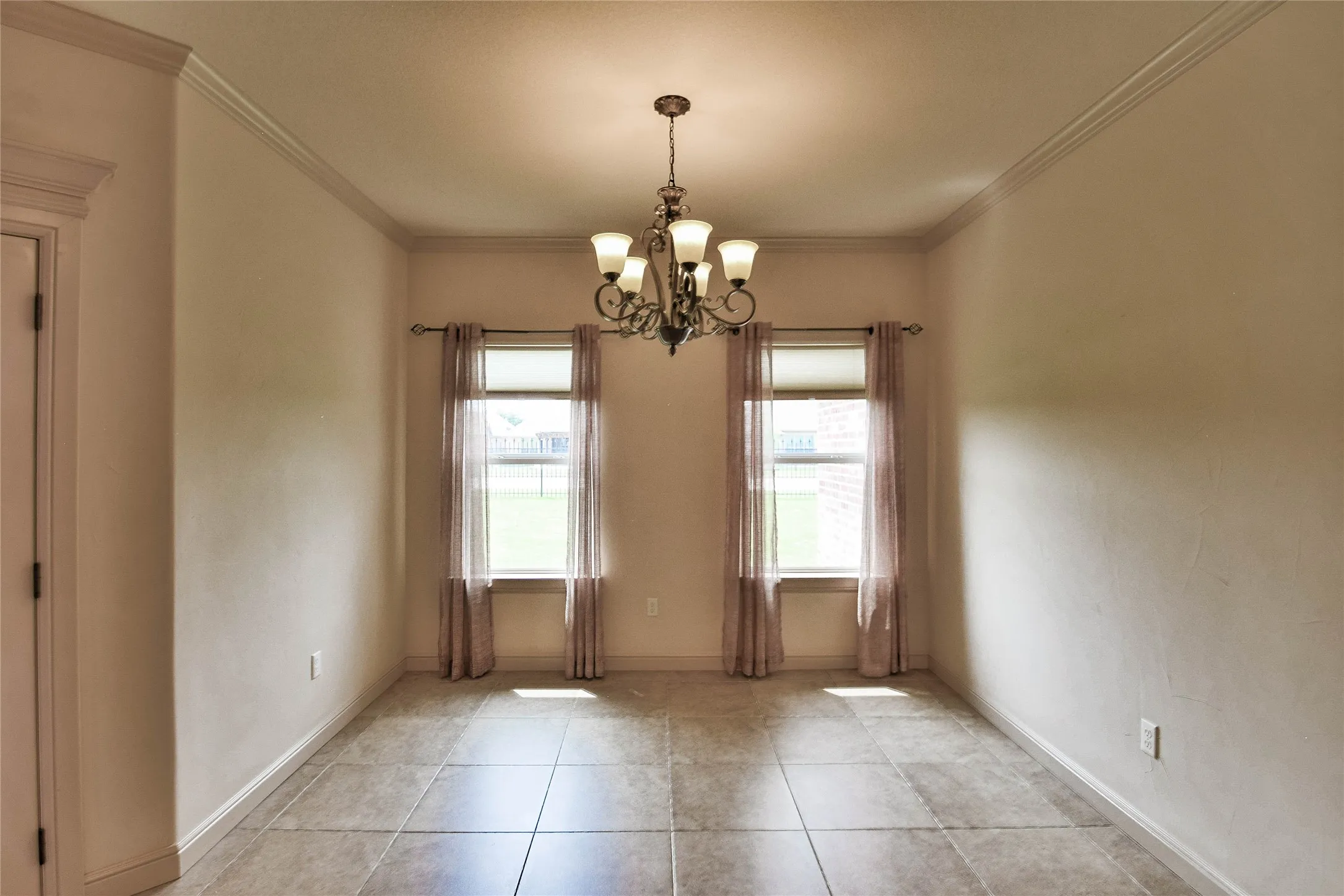 Single Family Residence For Sale in Hood County , 202 Captains Court, Granbury, Texas 76049, 3 Bedroom, 2 Bathroom, 2 Garage spaces, 1,564 Sqft, built in 2012, mls#21345756, Real Estate Agent in Granbury, Homes For Sale in Hood county, Homes For Sale in Granbury, Realtor in Granbury Texas, Real Estate Brokerage Independent Realty Texas, Luminita Cordes Realtor