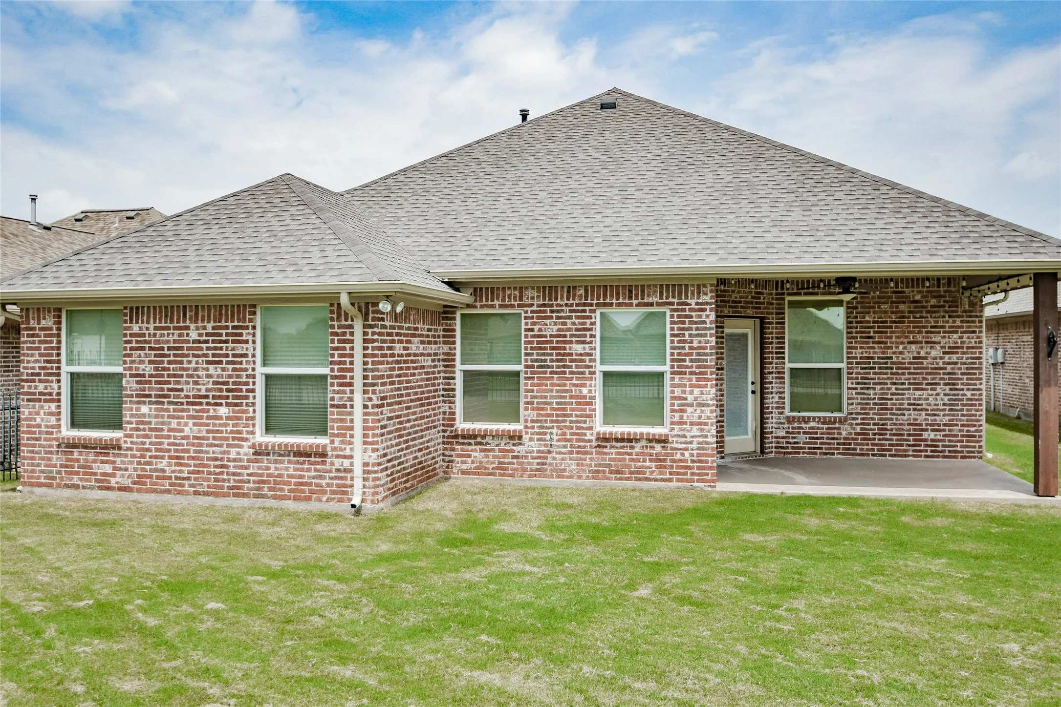 Single Family Residence For Sale in Hood County , 202 Captains Court, Granbury, Texas 76049, 3 Bedroom, 2 Bathroom, 2 Garage spaces, 1,564 Sqft, built in 2012, mls#21345756, Real Estate Agent in Granbury, Homes For Sale in Hood county, Homes For Sale in Granbury, Realtor in Granbury Texas, Real Estate Brokerage Independent Realty Texas, Luminita Cordes Realtor