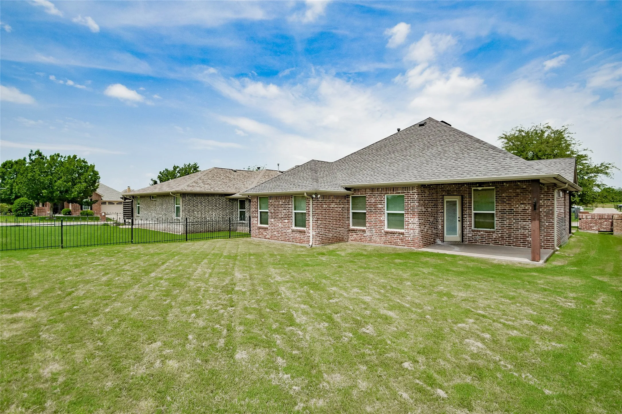 Single Family Residence For Sale in Hood County , 202 Captains Court, Granbury, Texas 76049, 3 Bedroom, 2 Bathroom, 2 Garage spaces, 1,564 Sqft, built in 2012, mls#21345756, Real Estate Agent in Granbury, Homes For Sale in Hood county, Homes For Sale in Granbury, Realtor in Granbury Texas, Real Estate Brokerage Independent Realty Texas, Luminita Cordes Realtor