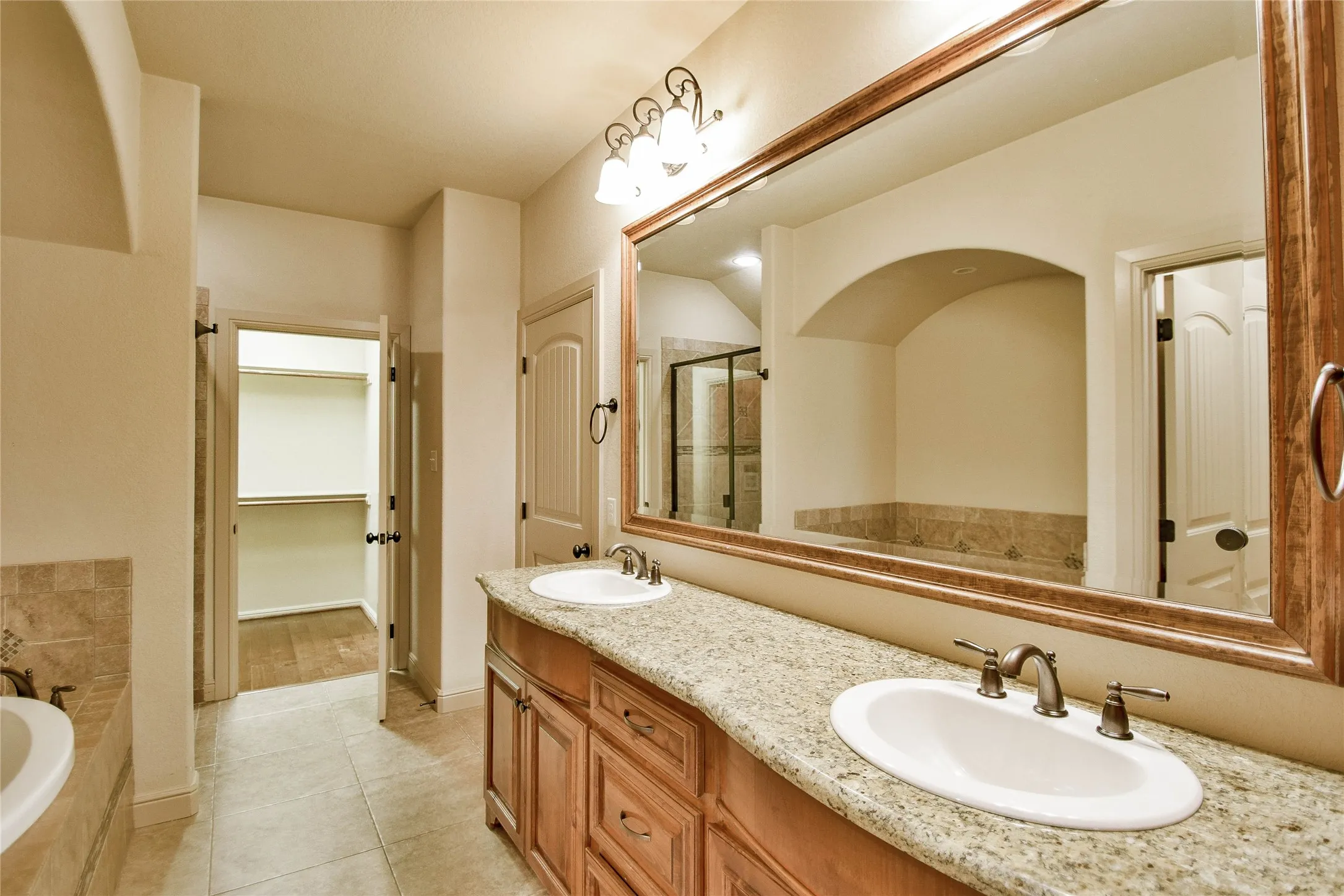 Single Family Residence For Sale in Hood County , 202 Captains Court, Granbury, Texas 76049, 3 Bedroom, 2 Bathroom, 2 Garage spaces, 1,564 Sqft, built in 2012, mls#21345756, Real Estate Agent in Granbury, Homes For Sale in Hood county, Homes For Sale in Granbury, Realtor in Granbury Texas, Real Estate Brokerage Independent Realty Texas, Luminita Cordes Realtor