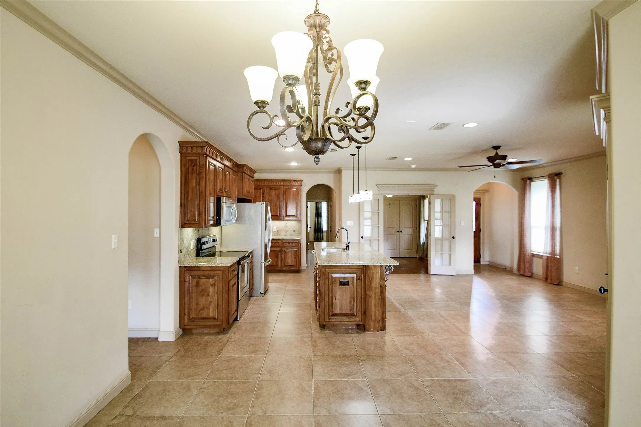 Single Family Residence For Sale in Hood County , 202 Captains Court, Granbury, Texas 76049, 3 Bedroom, 2 Bathroom, 2 Garage spaces, 1,564 Sqft, built in 2012, mls#21345756, Real Estate Agent in Granbury, Homes For Sale in Hood county, Homes For Sale in Granbury, Realtor in Granbury Texas, Real Estate Brokerage Independent Realty Texas, Luminita Cordes Realtor