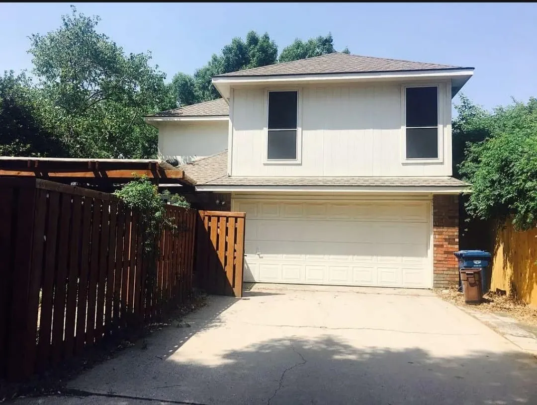 Single Family Residence For Rent in Dallas County , 550 Village Green Drive, Coppell, Texas 75019, 4 Bedroom, 3 Bathroom, 2 Garage spaces, 1,858 Sqft, built in 1989, mls#21354801, Real Estate Agent in Coppell, Homes For Rent in Dallas county, Homes For Rent in Coppell, Realtor in Coppell Texas, Real Estate Brokerage Independent Realty Texas, Luminita Cordes Realtor