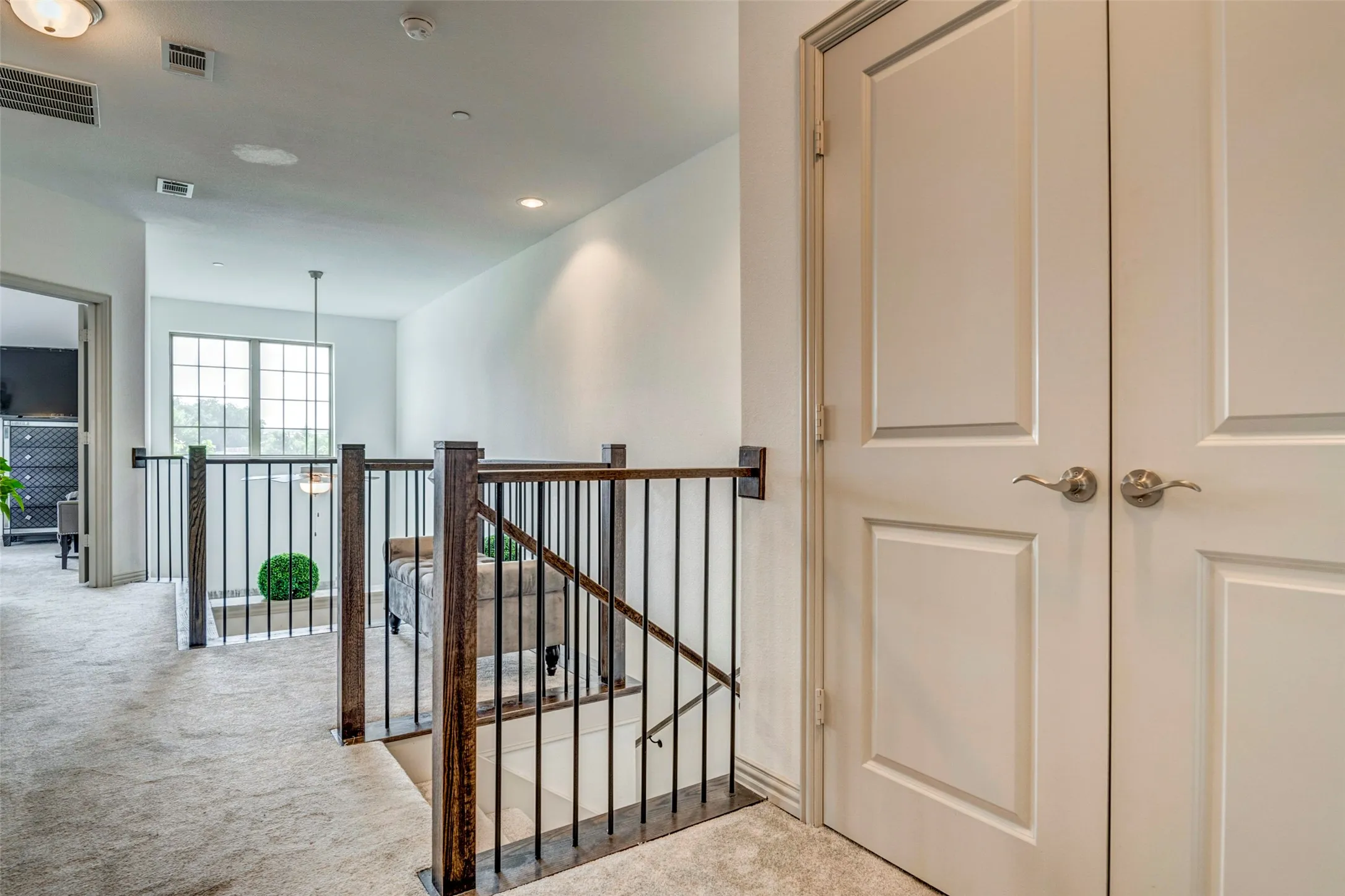 Townhouse For Rent in Collin County , 3712 Lantern Lane, Mc Kinney, Texas 75070, 2 Bedroom, 3 Bathroom, 2 Garage spaces, 1,527 Sqft, built in 2017, mls#21348661, Real Estate Agent in Mc Kinney, Homes For Rent in Collin county, Homes For Rent in Mc Kinney, Realtor in Mc Kinney Texas, Real Estate Brokerage Independent Realty Texas, Luminita Cordes Realtor