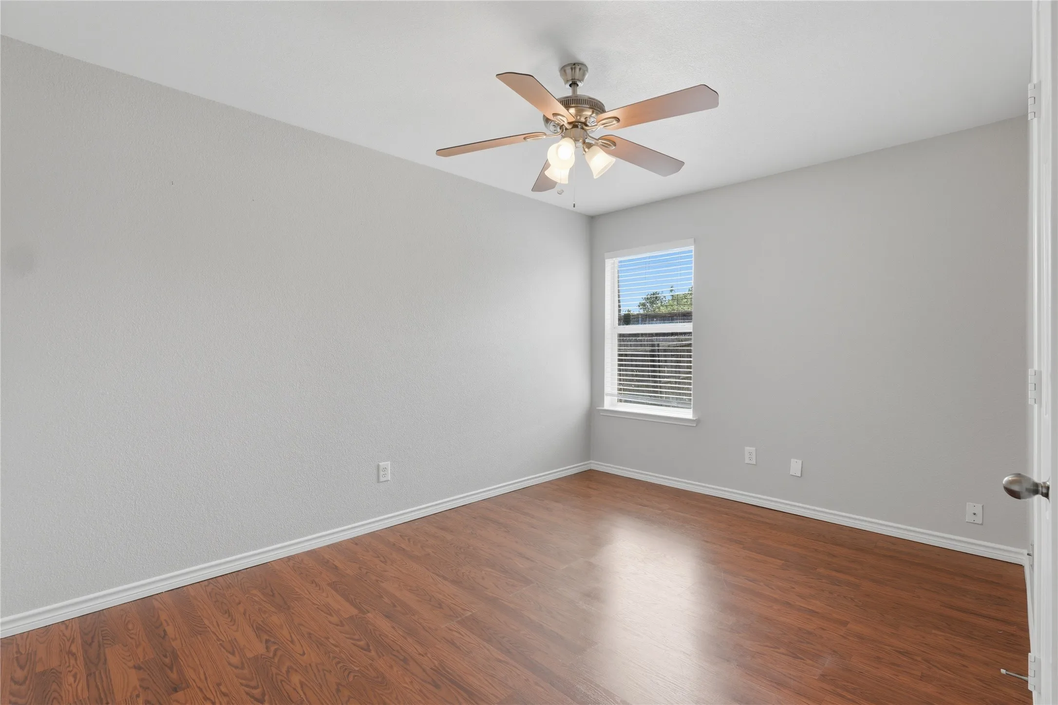 Single Family Residence For Rent in Tarrant County , 13021 Evergreen Drive, Fort Worth, Texas 76244, 3 Bedroom, 2 Bathroom, 2 Garage spaces, 1,321 Sqft, built in 2003, mls#21355084, Real Estate Agent in Fort Worth, Homes For Rent in Tarrant county, Homes For Rent in Fort Worth, Realtor in Fort Worth Texas, Real Estate Brokerage Independent Realty Texas, Luminita Cordes Realtor