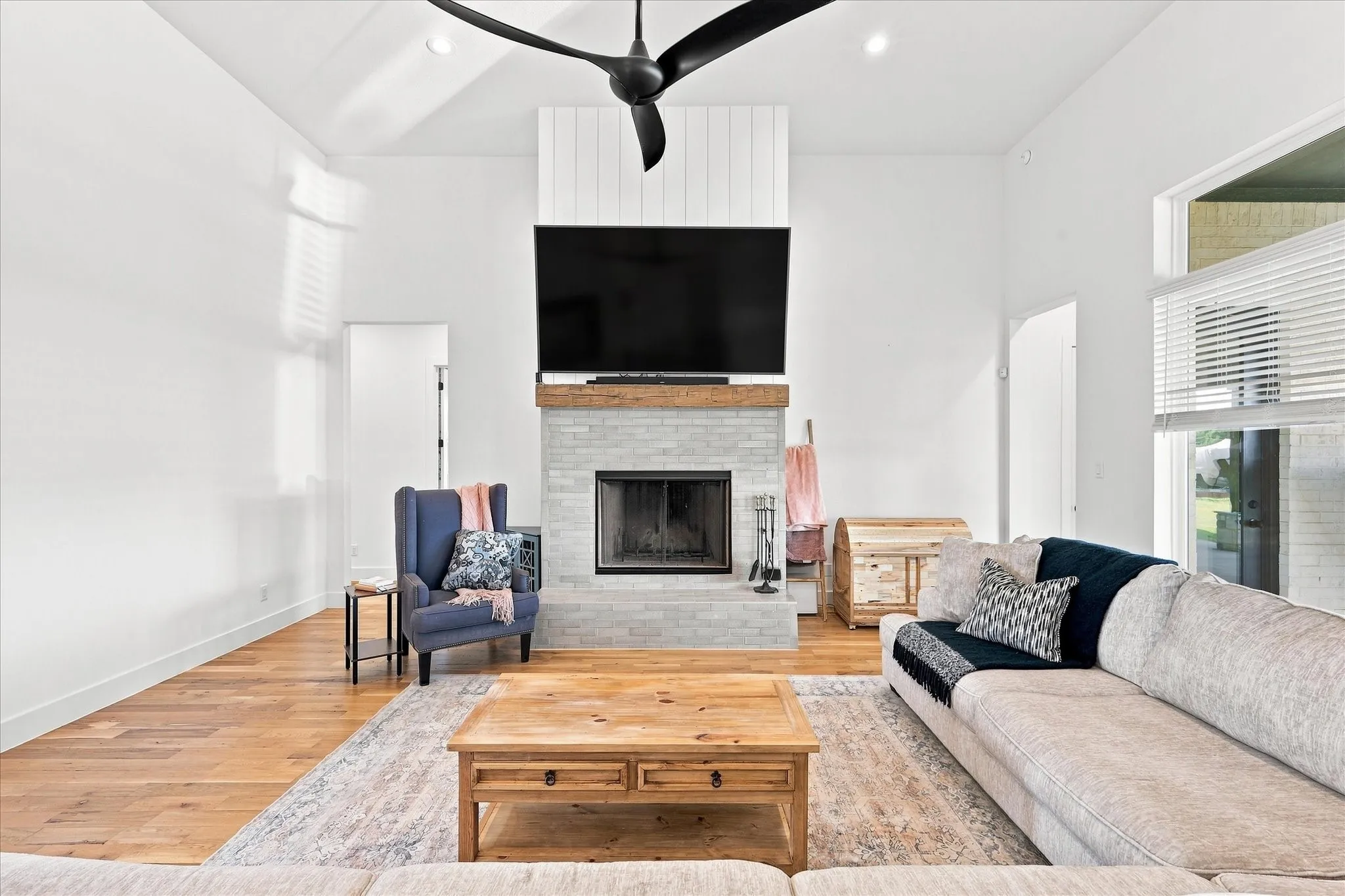 Single Family Residence For Sale in Ellis County , 1020 Hartson Way, Midlothian, Texas 76065, 5 Bedroom, 3 Bathroom, 3 Garage spaces, 3,258 Sqft, built in 2024, mls#21355004, Real Estate Agent in Midlothian, Homes For Sale in Ellis county, Homes For Sale in Midlothian, Realtor in Midlothian Texas, Real Estate Brokerage Independent Realty Texas, Luminita Cordes Realtor