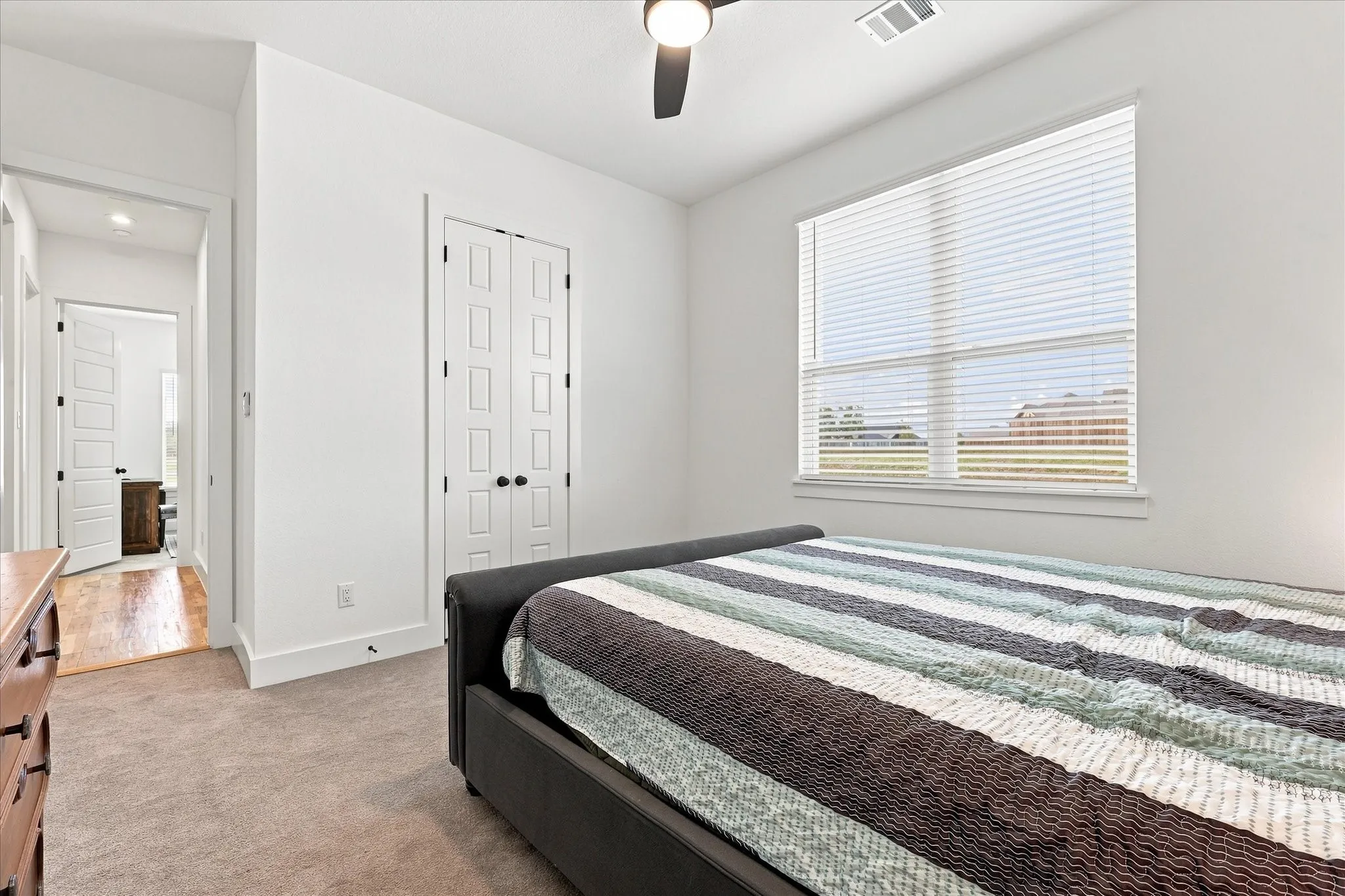 Single Family Residence For Sale in Ellis County , 1020 Hartson Way, Midlothian, Texas 76065, 5 Bedroom, 3 Bathroom, 3 Garage spaces, 3,258 Sqft, built in 2024, mls#21355004, Real Estate Agent in Midlothian, Homes For Sale in Ellis county, Homes For Sale in Midlothian, Realtor in Midlothian Texas, Real Estate Brokerage Independent Realty Texas, Luminita Cordes Realtor