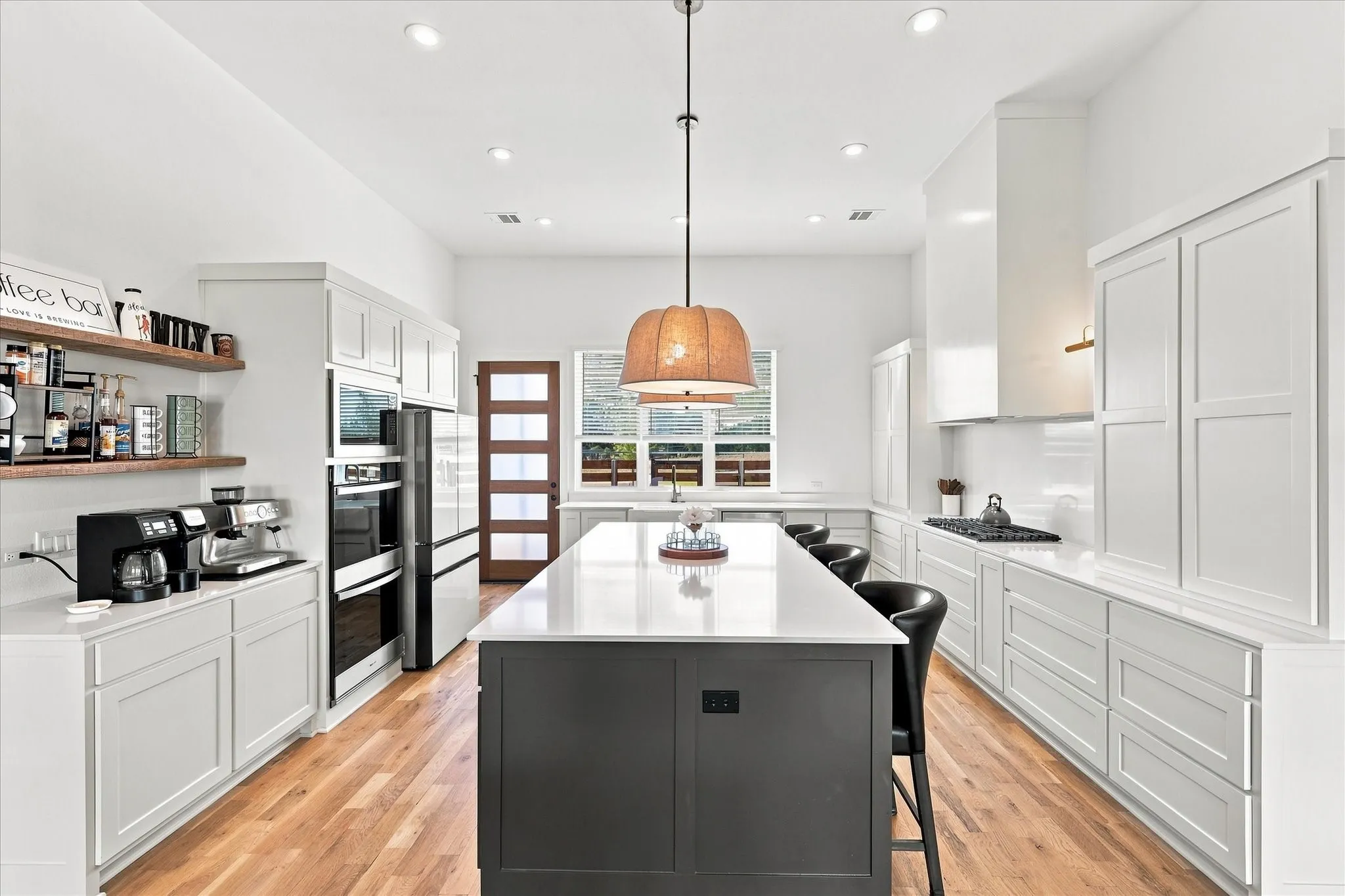 Single Family Residence For Sale in Ellis County , 1020 Hartson Way, Midlothian, Texas 76065, 5 Bedroom, 3 Bathroom, 3 Garage spaces, 3,258 Sqft, built in 2024, mls#21355004, Real Estate Agent in Midlothian, Homes For Sale in Ellis county, Homes For Sale in Midlothian, Realtor in Midlothian Texas, Real Estate Brokerage Independent Realty Texas, Luminita Cordes Realtor