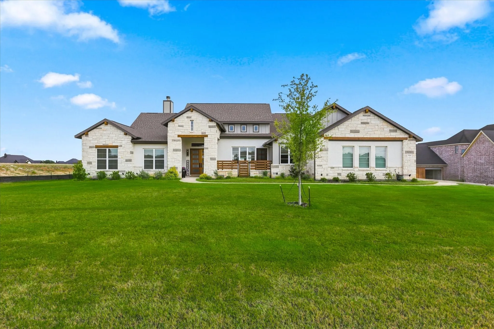 Single Family Residence For Sale in Ellis County , 1020 Hartson Way, Midlothian, Texas 76065, 5 Bedroom, 3 Bathroom, 3 Garage spaces, 3,258 Sqft, built in 2024, mls#21355004, Real Estate Agent in Midlothian, Homes For Sale in Ellis county, Homes For Sale in Midlothian, Realtor in Midlothian Texas, Real Estate Brokerage Independent Realty Texas, Luminita Cordes Realtor