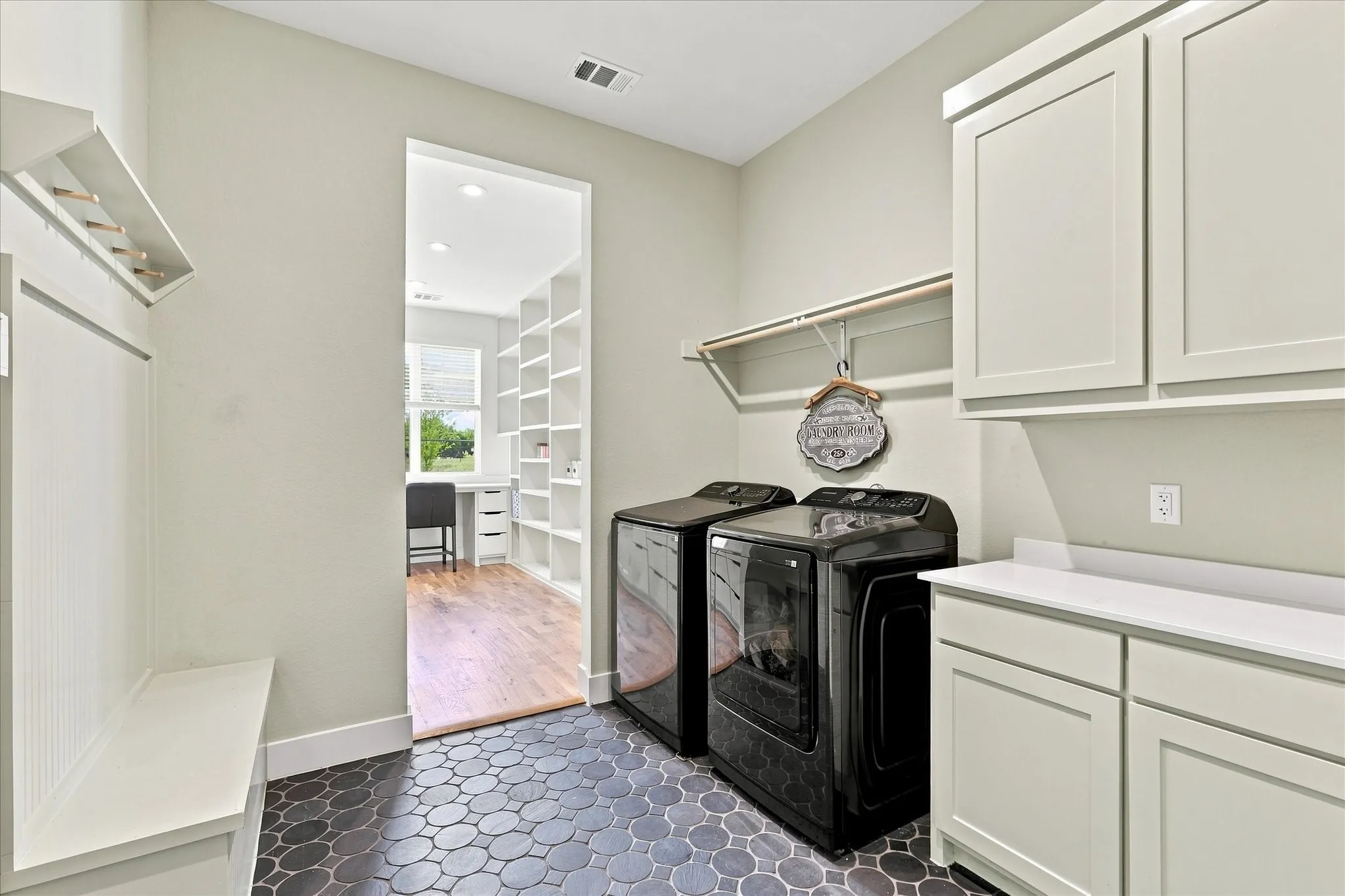 Single Family Residence For Sale in Ellis County , 1020 Hartson Way, Midlothian, Texas 76065, 5 Bedroom, 3 Bathroom, 3 Garage spaces, 3,258 Sqft, built in 2024, mls#21355004, Real Estate Agent in Midlothian, Homes For Sale in Ellis county, Homes For Sale in Midlothian, Realtor in Midlothian Texas, Real Estate Brokerage Independent Realty Texas, Luminita Cordes Realtor