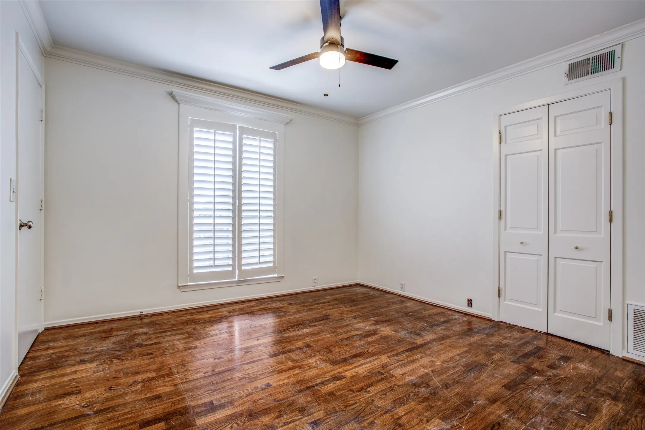 Condominium For Rent in Dallas County , 3610 Prescott Avenue, Dallas, Texas 75219, 2 Bedroom, 2 Bathroom, 1 Garage spaces, 1,117 Sqft, built in 1968, Price $2,620, mls#21348444, Real Estate Agent in Dallas, Homes For Rent in Dallas county, Homes For Rent in Dallas, Realtor in Dallas Texas, Real Estate Brokerage Independent Realty Texas, Luminita Cordes Realtor