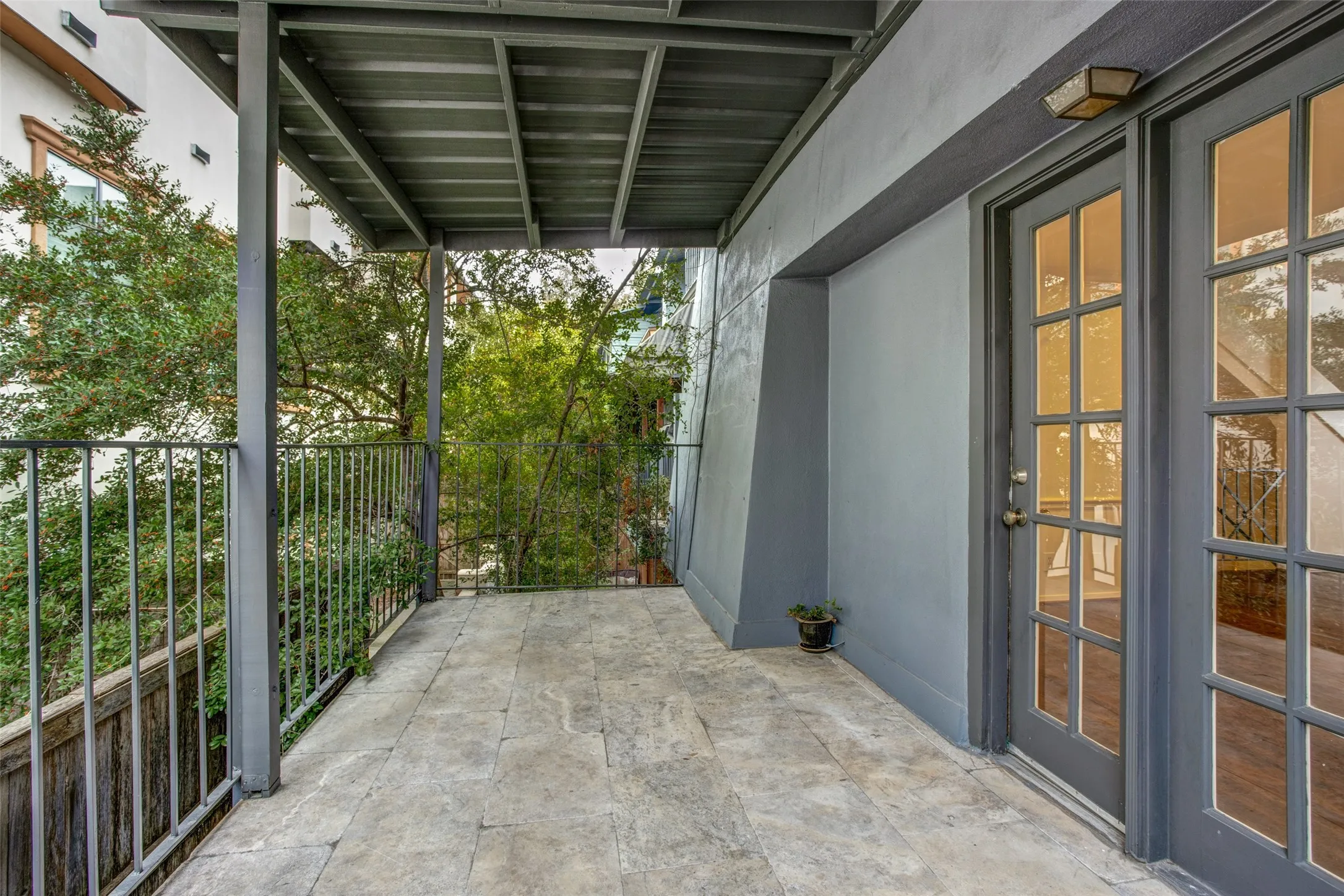 Condominium For Rent in Dallas County , 3610 Prescott Avenue, Dallas, Texas 75219, 2 Bedroom, 2 Bathroom, 1 Garage spaces, 1,117 Sqft, built in 1968, Price $2,620, mls#21348444, Real Estate Agent in Dallas, Homes For Rent in Dallas county, Homes For Rent in Dallas, Realtor in Dallas Texas, Real Estate Brokerage Independent Realty Texas, Luminita Cordes Realtor