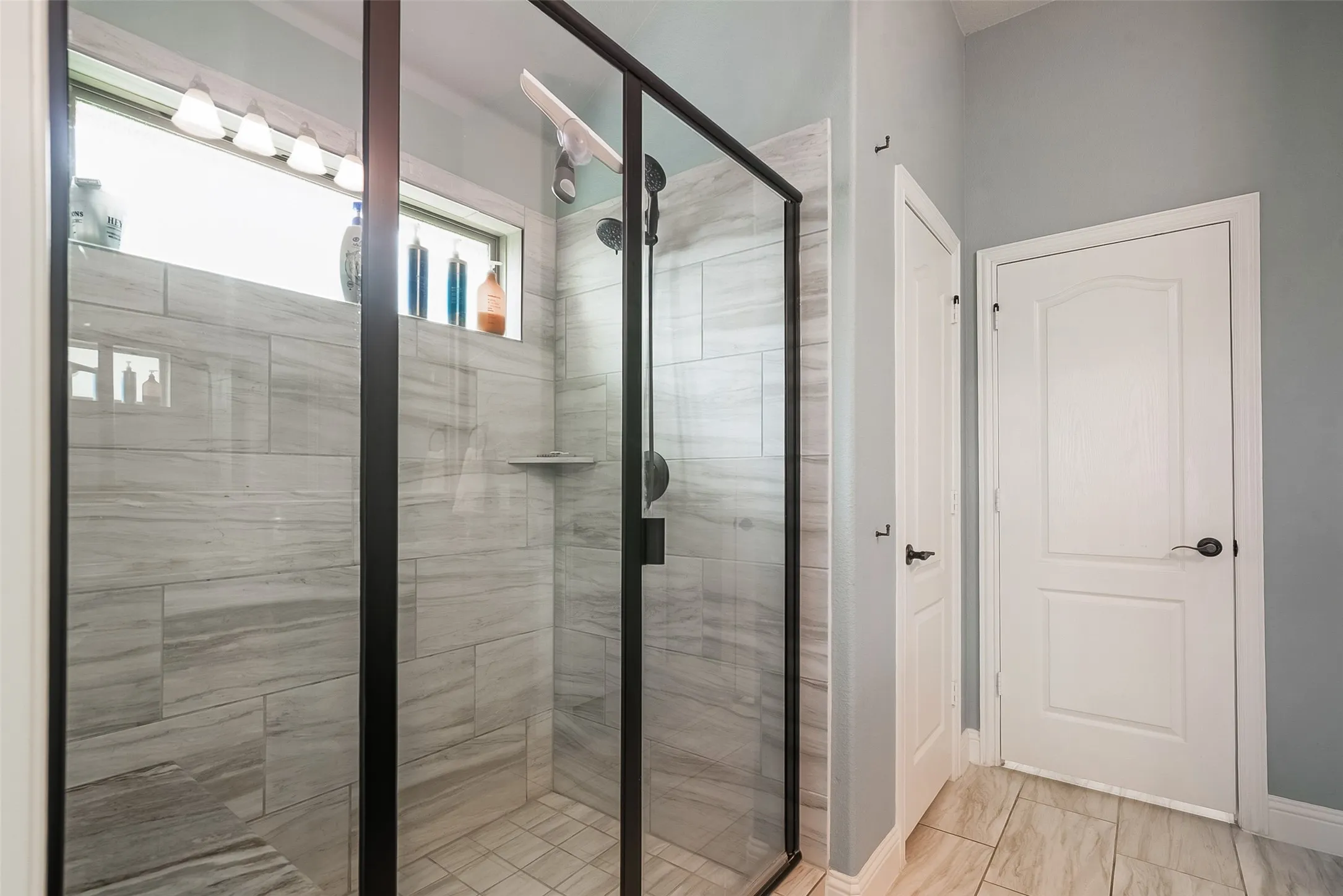 Single Family Residence For Sale in Grayson County , 201 Providence Drive, Van Alstyne, Texas 75495, 3 Bedroom, 2 Bathroom, 2 Garage spaces, 1,611 Sqft, built in 2021, mls#21354986, Real Estate Agent in Van Alstyne, Homes For Sale in Grayson county, Homes For Sale in Van Alstyne, Realtor in Van Alstyne Texas, Real Estate Brokerage Independent Realty Texas, Luminita Cordes Realtor