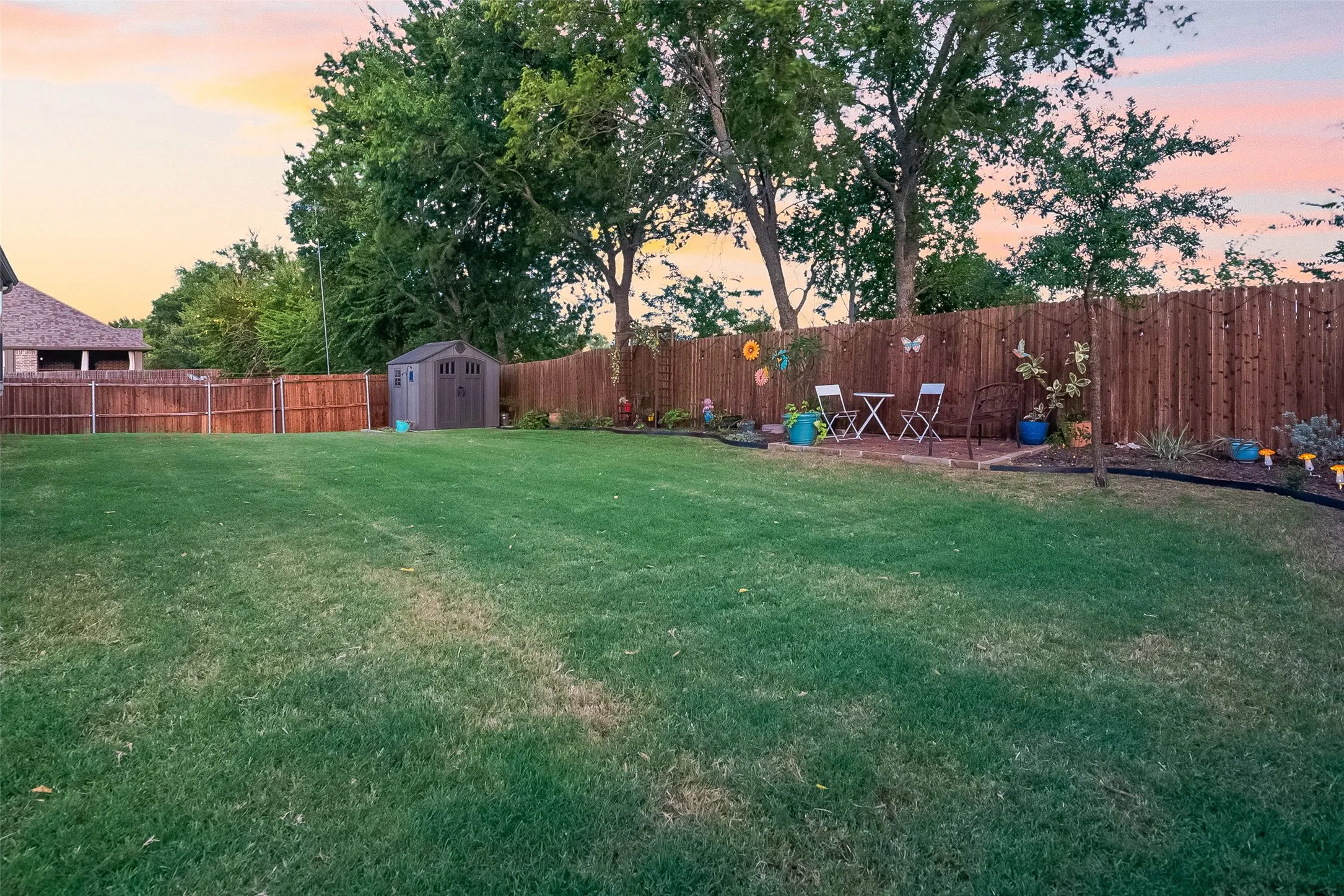 Single Family Residence For Sale in Grayson County , 201 Providence Drive, Van Alstyne, Texas 75495, 3 Bedroom, 2 Bathroom, 2 Garage spaces, 1,611 Sqft, built in 2021, mls#21354986, Real Estate Agent in Van Alstyne, Homes For Sale in Grayson county, Homes For Sale in Van Alstyne, Realtor in Van Alstyne Texas, Real Estate Brokerage Independent Realty Texas, Luminita Cordes Realtor