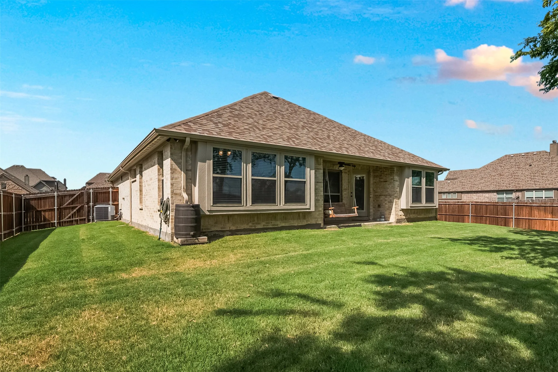 Single Family Residence For Sale in Grayson County , 201 Providence Drive, Van Alstyne, Texas 75495, 3 Bedroom, 2 Bathroom, 2 Garage spaces, 1,611 Sqft, built in 2021, mls#21354986, Real Estate Agent in Van Alstyne, Homes For Sale in Grayson county, Homes For Sale in Van Alstyne, Realtor in Van Alstyne Texas, Real Estate Brokerage Independent Realty Texas, Luminita Cordes Realtor