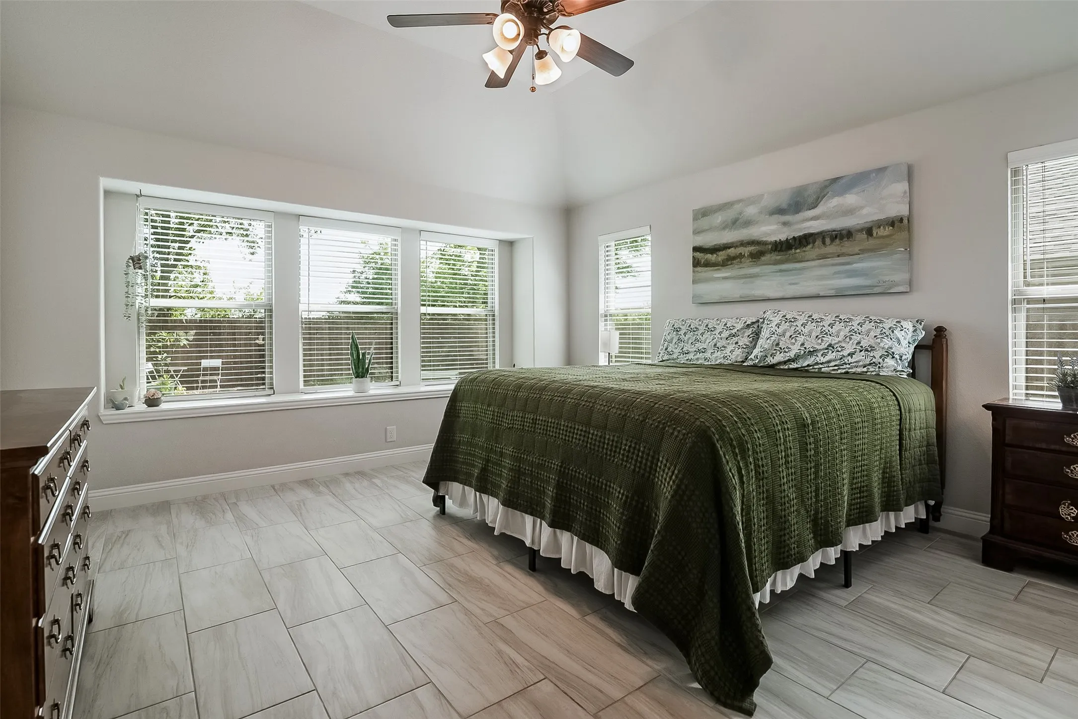 Single Family Residence For Sale in Grayson County , 201 Providence Drive, Van Alstyne, Texas 75495, 3 Bedroom, 2 Bathroom, 2 Garage spaces, 1,611 Sqft, built in 2021, mls#21354986, Real Estate Agent in Van Alstyne, Homes For Sale in Grayson county, Homes For Sale in Van Alstyne, Realtor in Van Alstyne Texas, Real Estate Brokerage Independent Realty Texas, Luminita Cordes Realtor