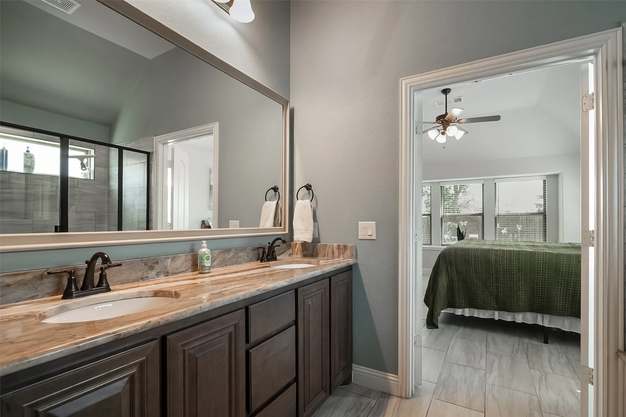 Single Family Residence For Sale in Grayson County , 201 Providence Drive, Van Alstyne, Texas 75495, 3 Bedroom, 2 Bathroom, 2 Garage spaces, 1,611 Sqft, built in 2021, mls#21354986, Real Estate Agent in Van Alstyne, Homes For Sale in Grayson county, Homes For Sale in Van Alstyne, Realtor in Van Alstyne Texas, Real Estate Brokerage Independent Realty Texas, Luminita Cordes Realtor
