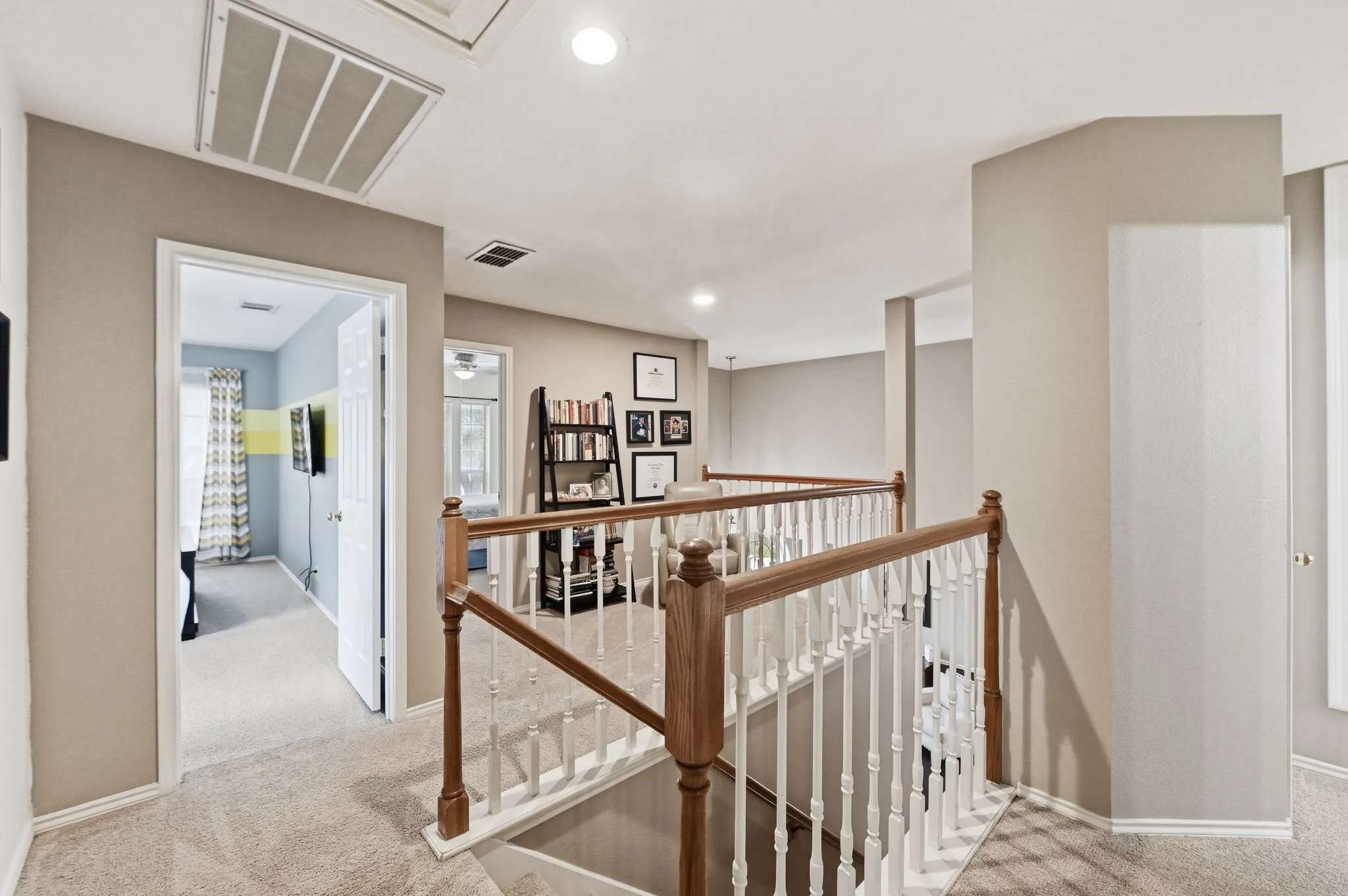 Single Family Residence For Sale in Bexar County , 2011 Chittim Trail Drive, San Antonio, Texas 78232, 4 Bedroom, 3 Bathroom, 2 Garage spaces, 2,693 Sqft, built in 1991, Price $450,000, mls#21351599, Real Estate Agent in San Antonio, Homes For Sale in Bexar county, Homes For Sale in San Antonio, Realtor in San Antonio Texas, Real Estate Brokerage Independent Realty Texas, Luminita Cordes Realtor