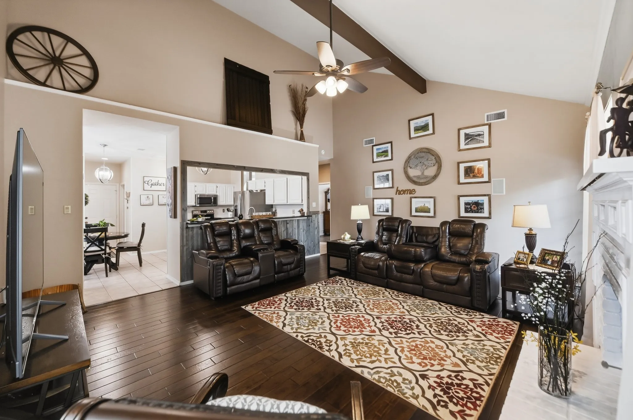 Single Family Residence For Sale in Bexar County , 2011 Chittim Trail Drive, San Antonio, Texas 78232, 4 Bedroom, 3 Bathroom, 2 Garage spaces, 2,693 Sqft, built in 1991, Price $450,000, mls#21351599, Real Estate Agent in San Antonio, Homes For Sale in Bexar county, Homes For Sale in San Antonio, Realtor in San Antonio Texas, Real Estate Brokerage Independent Realty Texas, Luminita Cordes Realtor