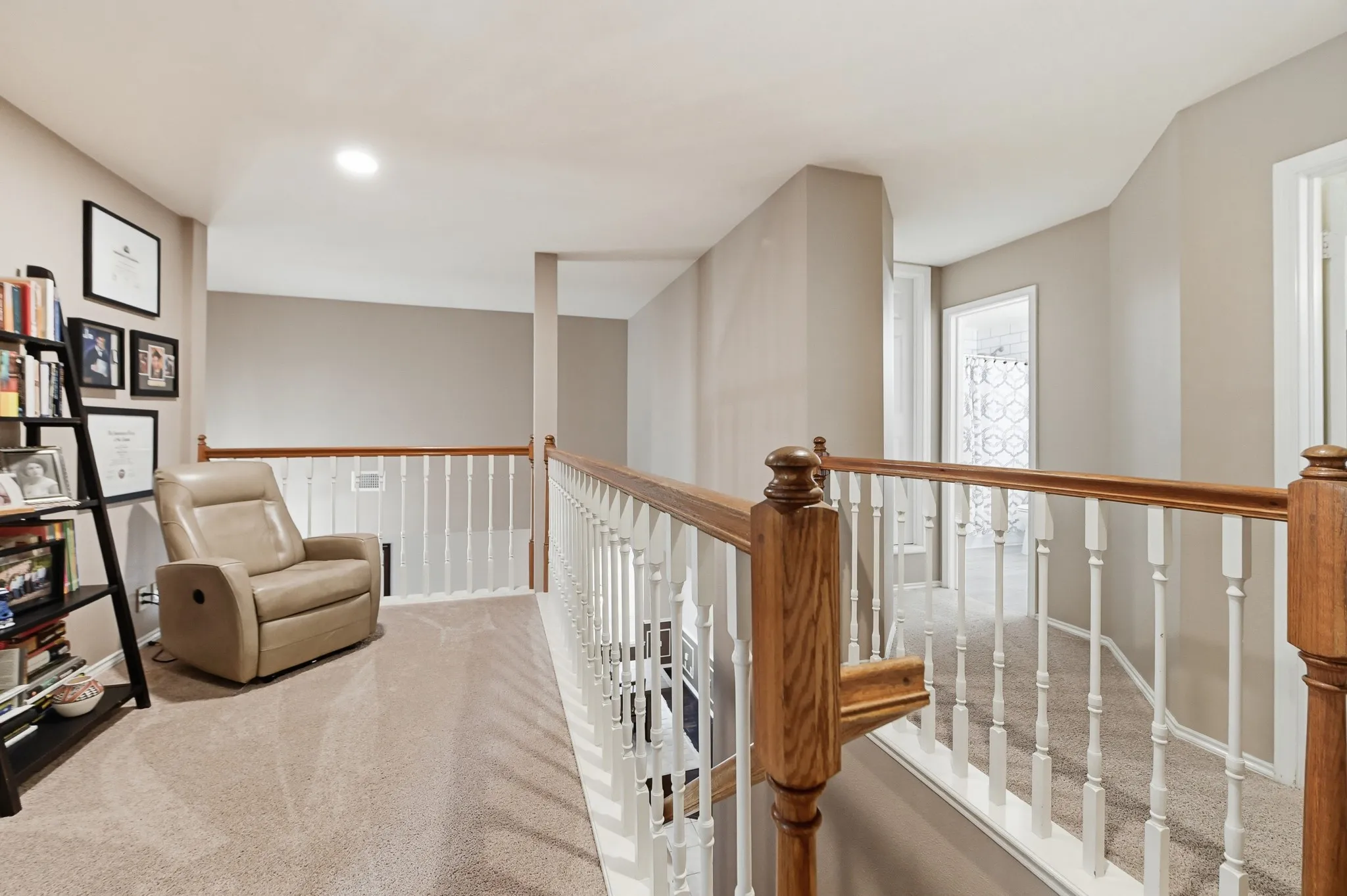 Single Family Residence For Sale in Bexar County , 2011 Chittim Trail Drive, San Antonio, Texas 78232, 4 Bedroom, 3 Bathroom, 2 Garage spaces, 2,693 Sqft, built in 1991, Price $450,000, mls#21351599, Real Estate Agent in San Antonio, Homes For Sale in Bexar county, Homes For Sale in San Antonio, Realtor in San Antonio Texas, Real Estate Brokerage Independent Realty Texas, Luminita Cordes Realtor