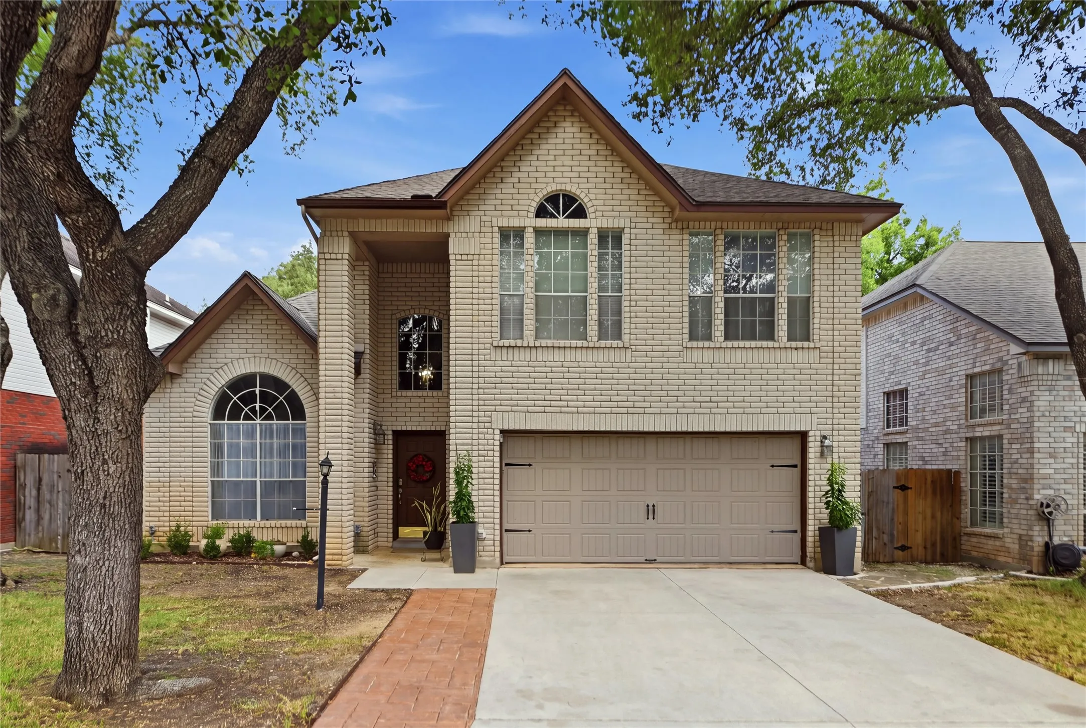Single Family Residence For Sale in Bexar County , 2011 Chittim Trail Drive, San Antonio, Texas 78232, 4 Bedroom, 3 Bathroom, 2 Garage spaces, 2,693 Sqft, built in 1991, Price $450,000, mls#21351599, Real Estate Agent in San Antonio, Homes For Sale in Bexar county, Homes For Sale in San Antonio, Realtor in San Antonio Texas, Real Estate Brokerage Independent Realty Texas, Luminita Cordes Realtor