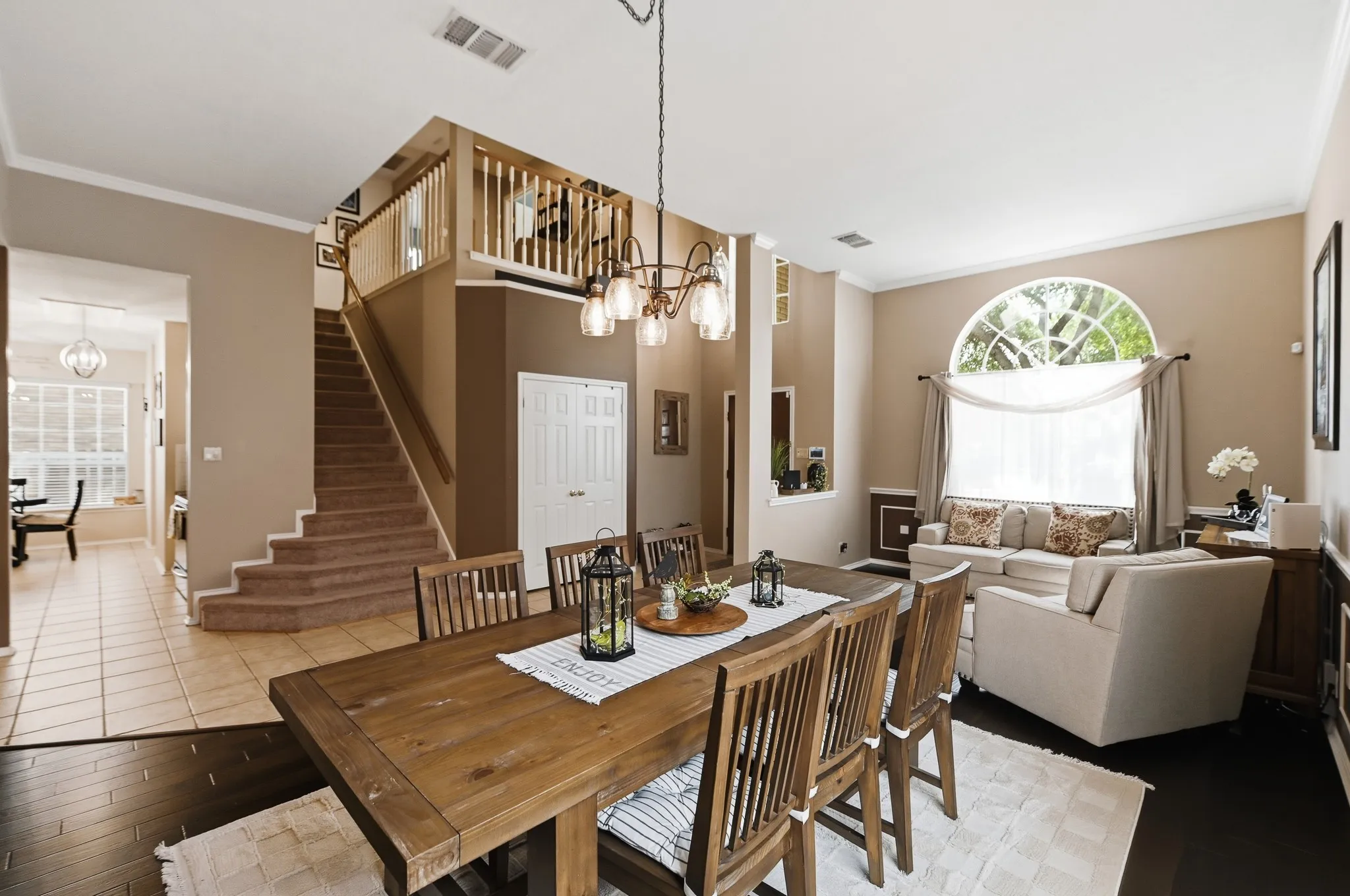 Single Family Residence For Sale in Bexar County , 2011 Chittim Trail Drive, San Antonio, Texas 78232, 4 Bedroom, 3 Bathroom, 2 Garage spaces, 2,693 Sqft, built in 1991, Price $450,000, mls#21351599, Real Estate Agent in San Antonio, Homes For Sale in Bexar county, Homes For Sale in San Antonio, Realtor in San Antonio Texas, Real Estate Brokerage Independent Realty Texas, Luminita Cordes Realtor