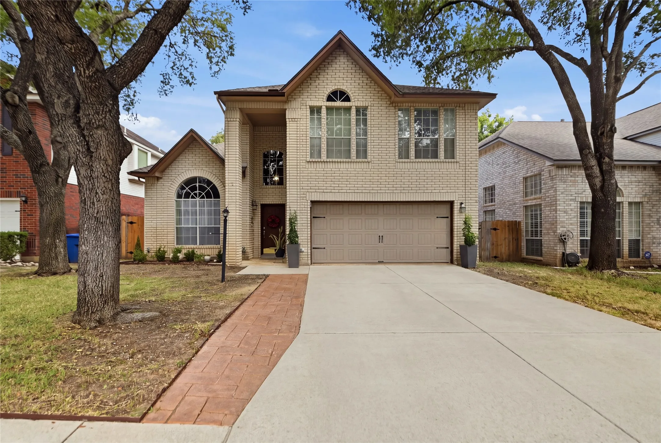 Single Family Residence For Sale in Bexar County , 2011 Chittim Trail Drive, San Antonio, Texas 78232, 4 Bedroom, 3 Bathroom, 2 Garage spaces, 2,693 Sqft, built in 1991, Price $450,000, mls#21351599, Real Estate Agent in San Antonio, Homes For Sale in Bexar county, Homes For Sale in San Antonio, Realtor in San Antonio Texas, Real Estate Brokerage Independent Realty Texas, Luminita Cordes Realtor