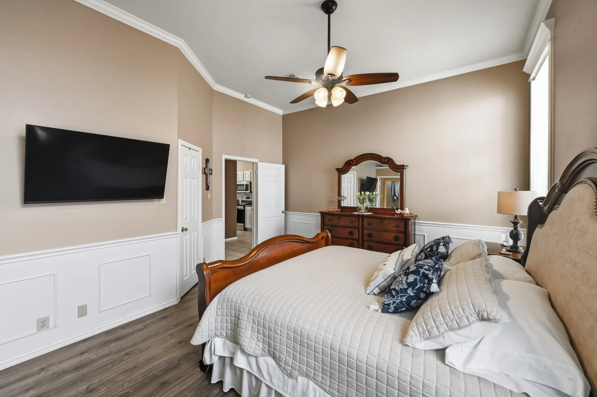 Single Family Residence For Sale in Bexar County , 2011 Chittim Trail Drive, San Antonio, Texas 78232, 4 Bedroom, 3 Bathroom, 2 Garage spaces, 2,693 Sqft, built in 1991, Price $450,000, mls#21351599, Real Estate Agent in San Antonio, Homes For Sale in Bexar county, Homes For Sale in San Antonio, Realtor in San Antonio Texas, Real Estate Brokerage Independent Realty Texas, Luminita Cordes Realtor