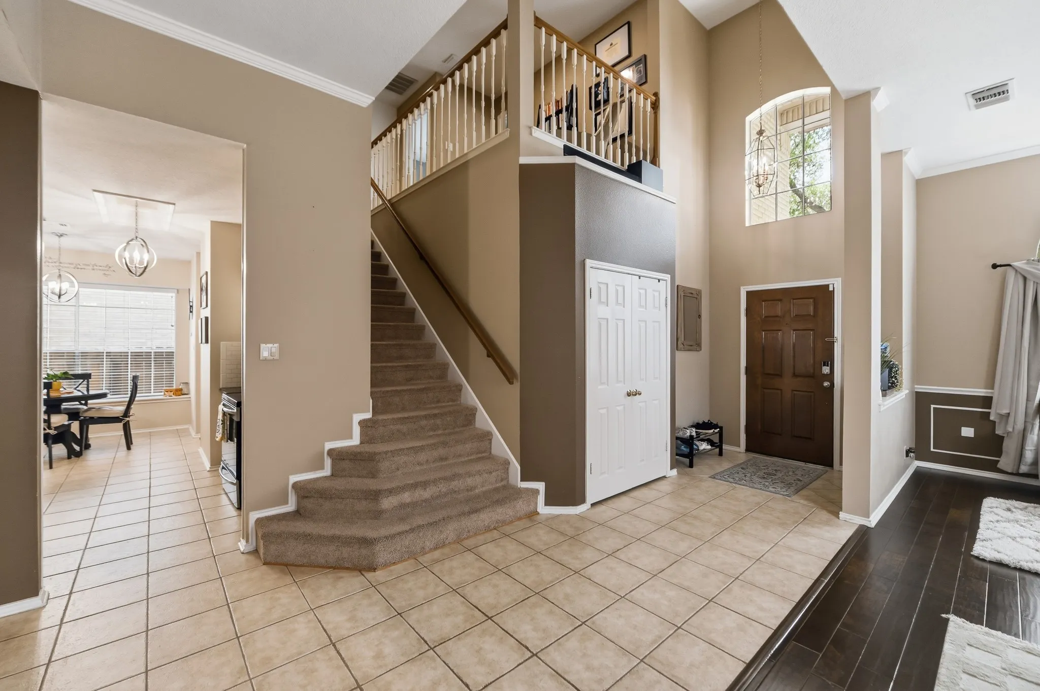 Single Family Residence For Sale in Bexar County , 2011 Chittim Trail Drive, San Antonio, Texas 78232, 4 Bedroom, 3 Bathroom, 2 Garage spaces, 2,693 Sqft, built in 1991, Price $450,000, mls#21351599, Real Estate Agent in San Antonio, Homes For Sale in Bexar county, Homes For Sale in San Antonio, Realtor in San Antonio Texas, Real Estate Brokerage Independent Realty Texas, Luminita Cordes Realtor