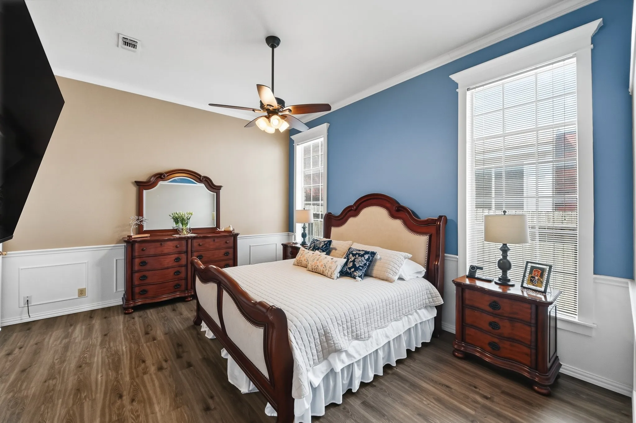 Single Family Residence For Sale in Bexar County , 2011 Chittim Trail Drive, San Antonio, Texas 78232, 4 Bedroom, 3 Bathroom, 2 Garage spaces, 2,693 Sqft, built in 1991, Price $450,000, mls#21351599, Real Estate Agent in San Antonio, Homes For Sale in Bexar county, Homes For Sale in San Antonio, Realtor in San Antonio Texas, Real Estate Brokerage Independent Realty Texas, Luminita Cordes Realtor