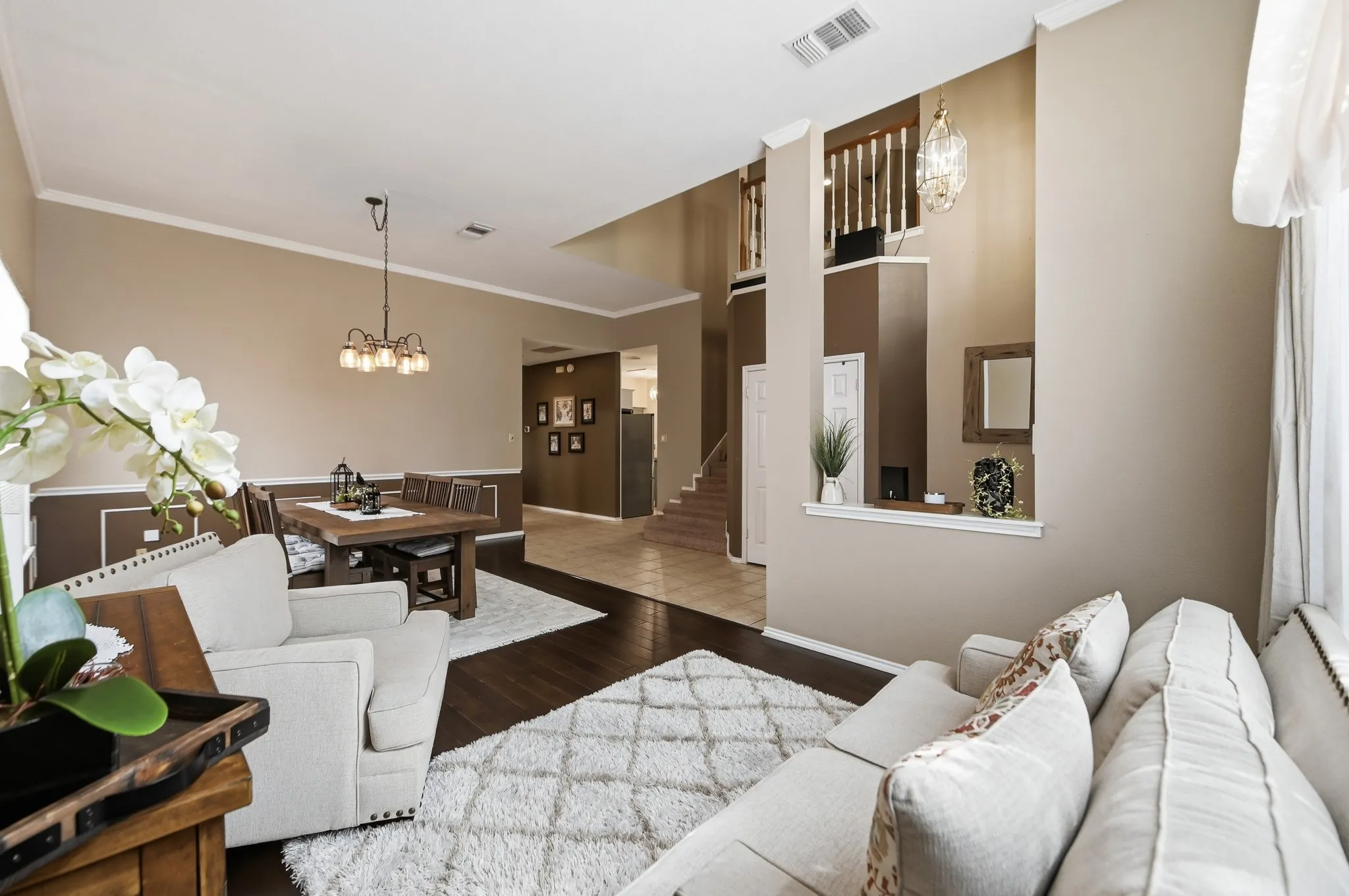 Single Family Residence For Sale in Bexar County , 2011 Chittim Trail Drive, San Antonio, Texas 78232, 4 Bedroom, 3 Bathroom, 2 Garage spaces, 2,693 Sqft, built in 1991, Price $450,000, mls#21351599, Real Estate Agent in San Antonio, Homes For Sale in Bexar county, Homes For Sale in San Antonio, Realtor in San Antonio Texas, Real Estate Brokerage Independent Realty Texas, Luminita Cordes Realtor