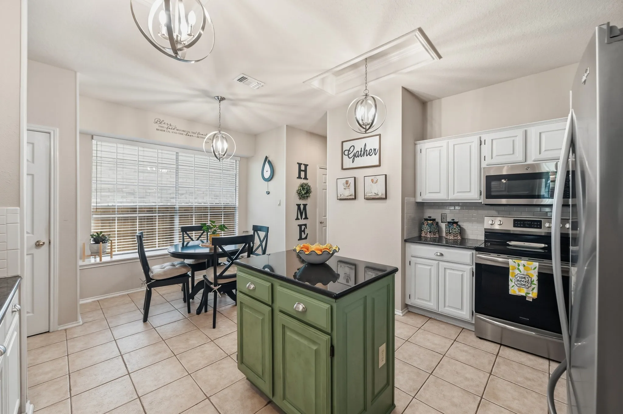 Single Family Residence For Sale in Bexar County , 2011 Chittim Trail Drive, San Antonio, Texas 78232, 4 Bedroom, 3 Bathroom, 2 Garage spaces, 2,693 Sqft, built in 1991, Price $450,000, mls#21351599, Real Estate Agent in San Antonio, Homes For Sale in Bexar county, Homes For Sale in San Antonio, Realtor in San Antonio Texas, Real Estate Brokerage Independent Realty Texas, Luminita Cordes Realtor