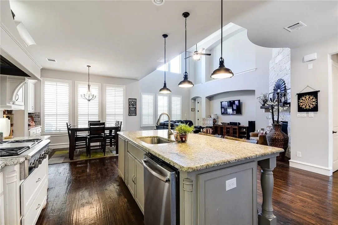 Single Family Residence For Rent in Collin County , 6209 Metz Street, Plano, Texas 75024, 5 Bedroom, 5 Bathroom, 2 Garage spaces, 4,229 Sqft, built in 2013, mls#21355097, Real Estate Agent in Plano, Homes For Rent in Collin county, Homes For Rent in Plano, Realtor in Plano Texas, Real Estate Brokerage Independent Realty Texas, Luminita Cordes Realtor