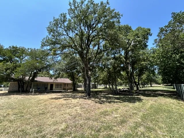 More shade thank goodness y'all.  It was a hot one getting these pics for you to look at and see how beautiful this country home is and how amazing it will be if you lived here.