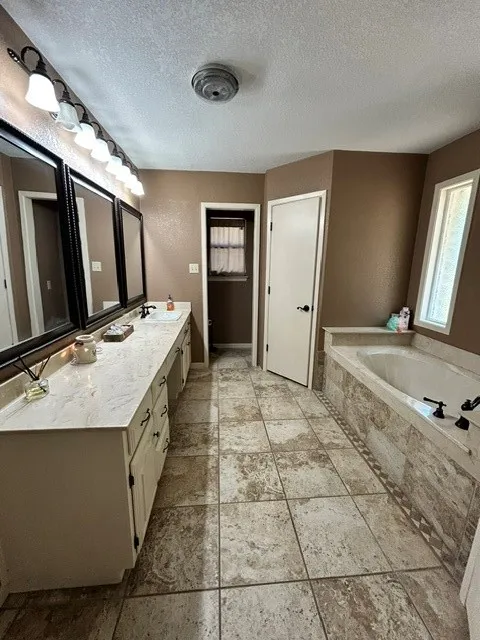 Lots of space here for a comforting bath experience.