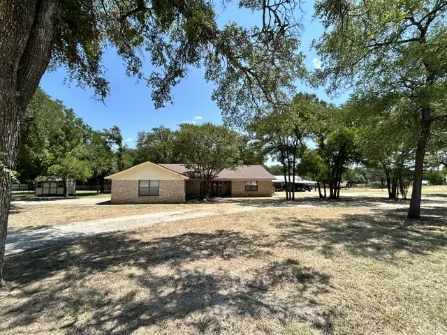 Single Family Residence For Sale in Bosque County , 137 County Road 1759A, Clifton, Texas 76634, 3 Bedroom, 2 Bathroom, 2 Garage spaces, 1,942 Sqft, built in 1980, Price $449,900, mls#21355089, Real Estate Agent in Clifton, Homes For Sale in Bosque county, Homes For Sale in Clifton, Realtor in Clifton Texas, Real Estate Brokerage Independent Realty Texas, Luminita Cordes Realtor
