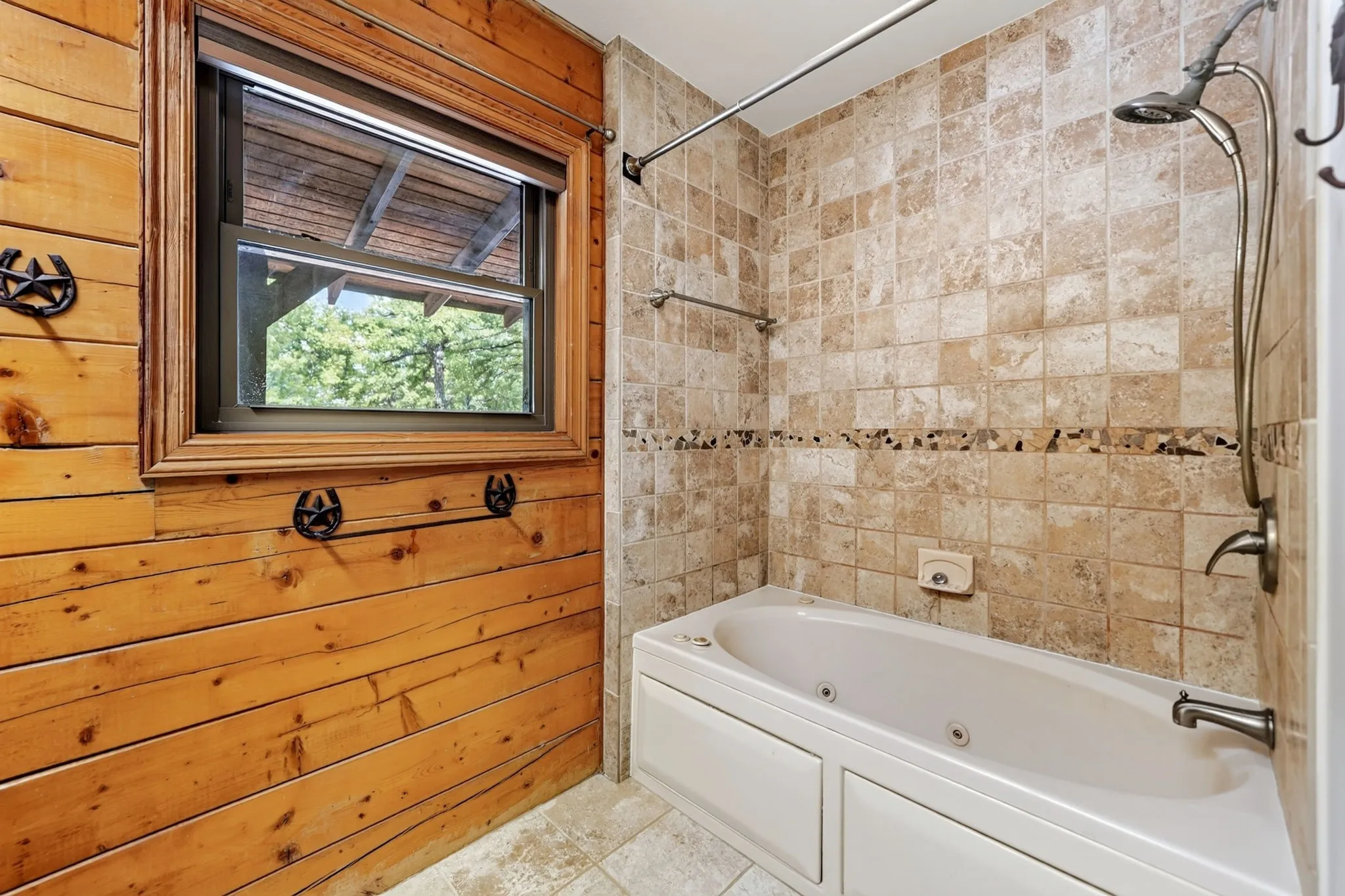Single Family Residence For Sale in Hunt County , 7223 Fm 2101, Quinlan, Texas 75474, 3 Bedroom, 3 Bathroom, Garage spaces, 2,160 Sqft, built in 1998, mls#21346307, Real Estate Agent in Quinlan, Homes For Sale in Hunt county, Homes For Sale in Quinlan, Realtor in Quinlan Texas, Real Estate Brokerage Independent Realty Texas, Luminita Cordes Realtor